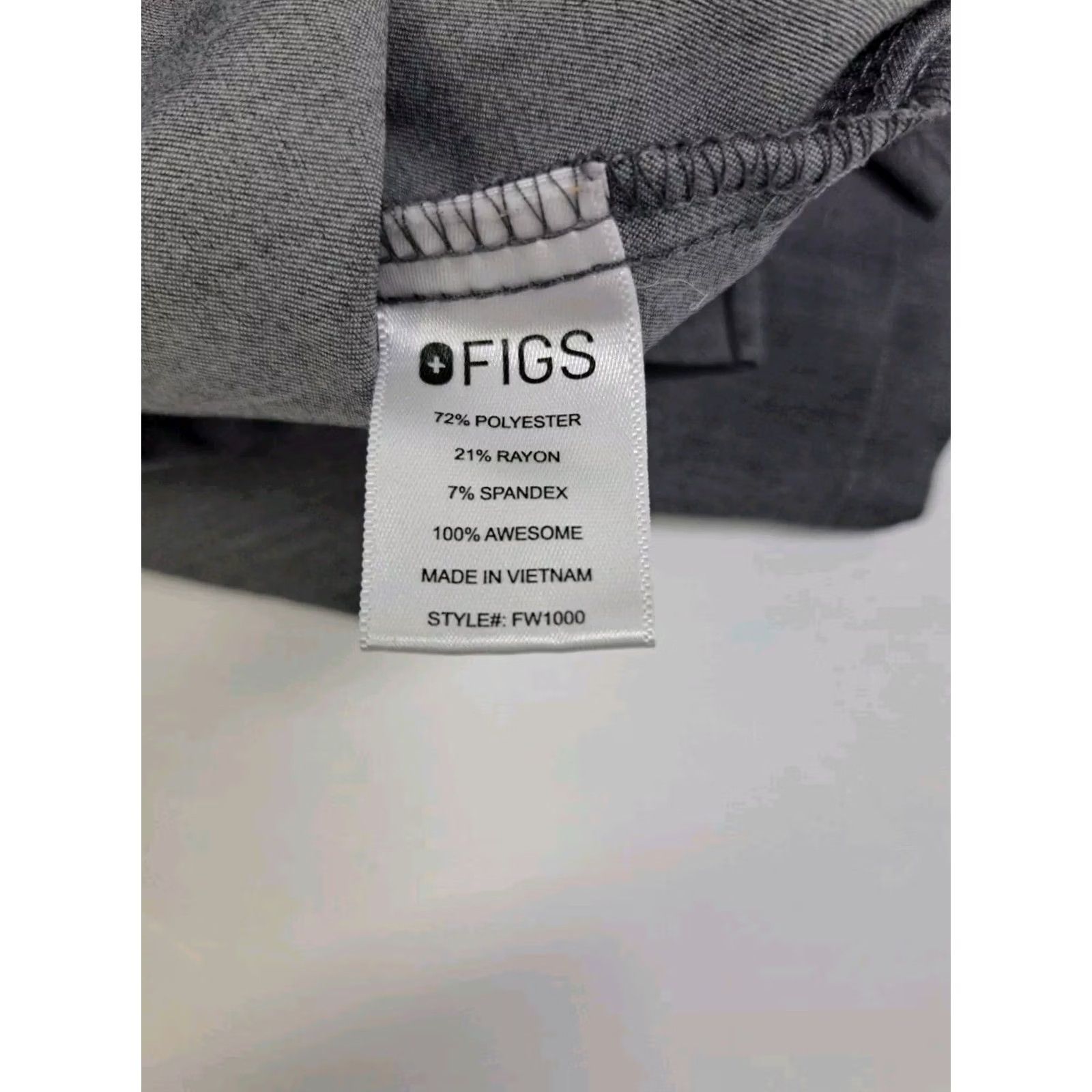 Vintage FIGS Women's Technical Scrub Short Sleeve V Neck Top Small Gray FW1000 #6577 Size S / US 4 / IT 40 - 6 Thumbnail