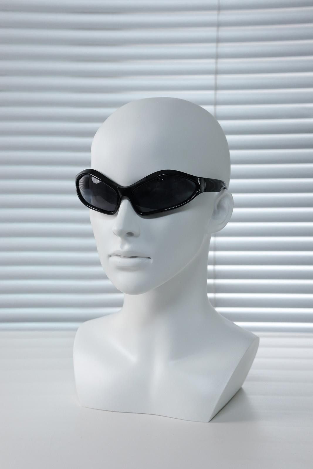 Other Vtg Y2k Avant Garde Future Sunglasses Black Unisex One Size Size ONE SIZE - 1 Thumbnail