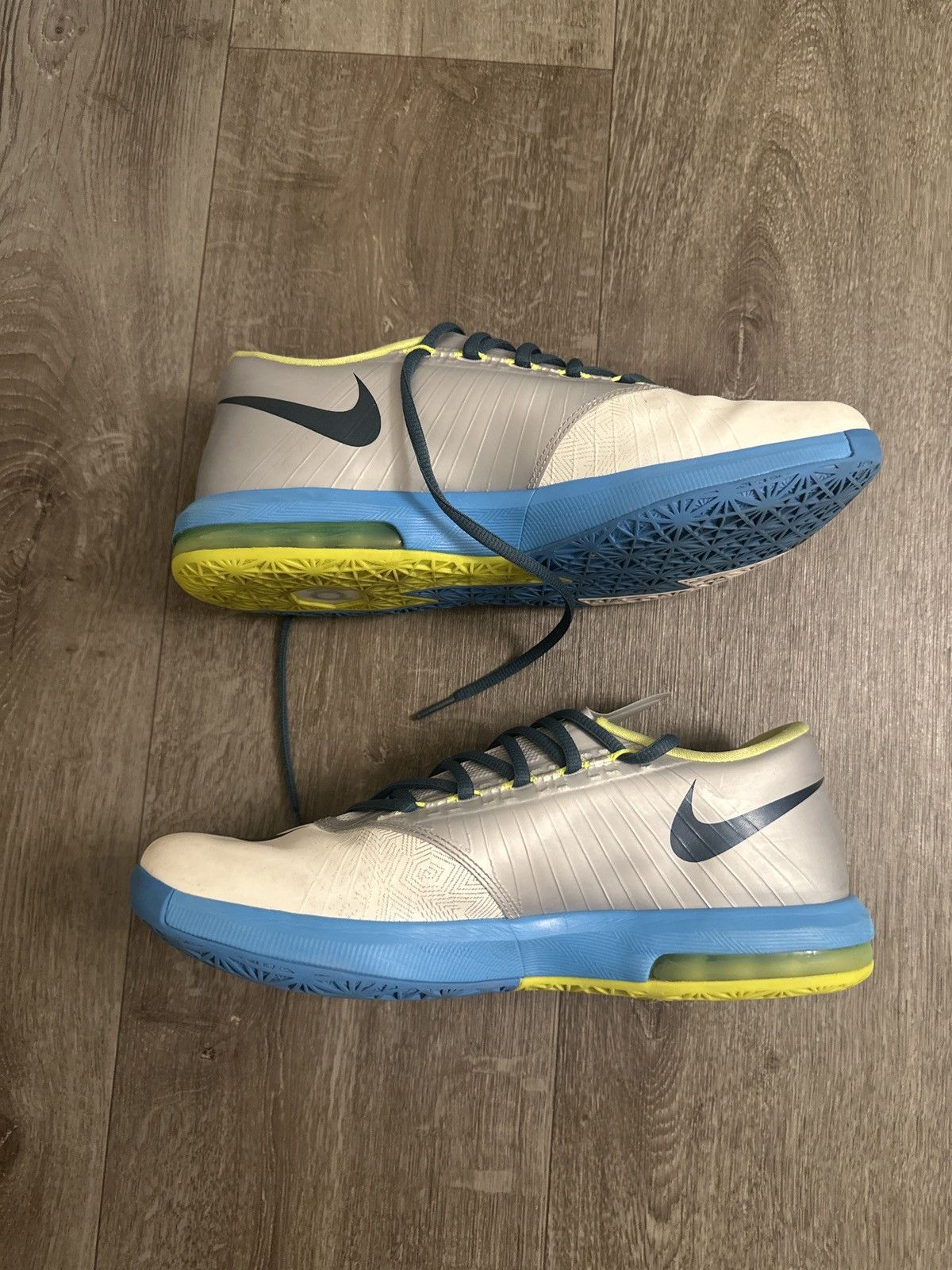 Nike KD 6 platinum Size US 9.5 / EU 42-43 - 2 Thumbnail