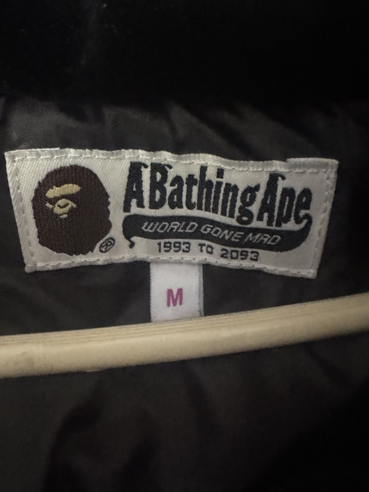 Bape BAPE Logo Velvet Down Jacket Size M / US 6-8 / IT 42-44 - 5 Thumbnail