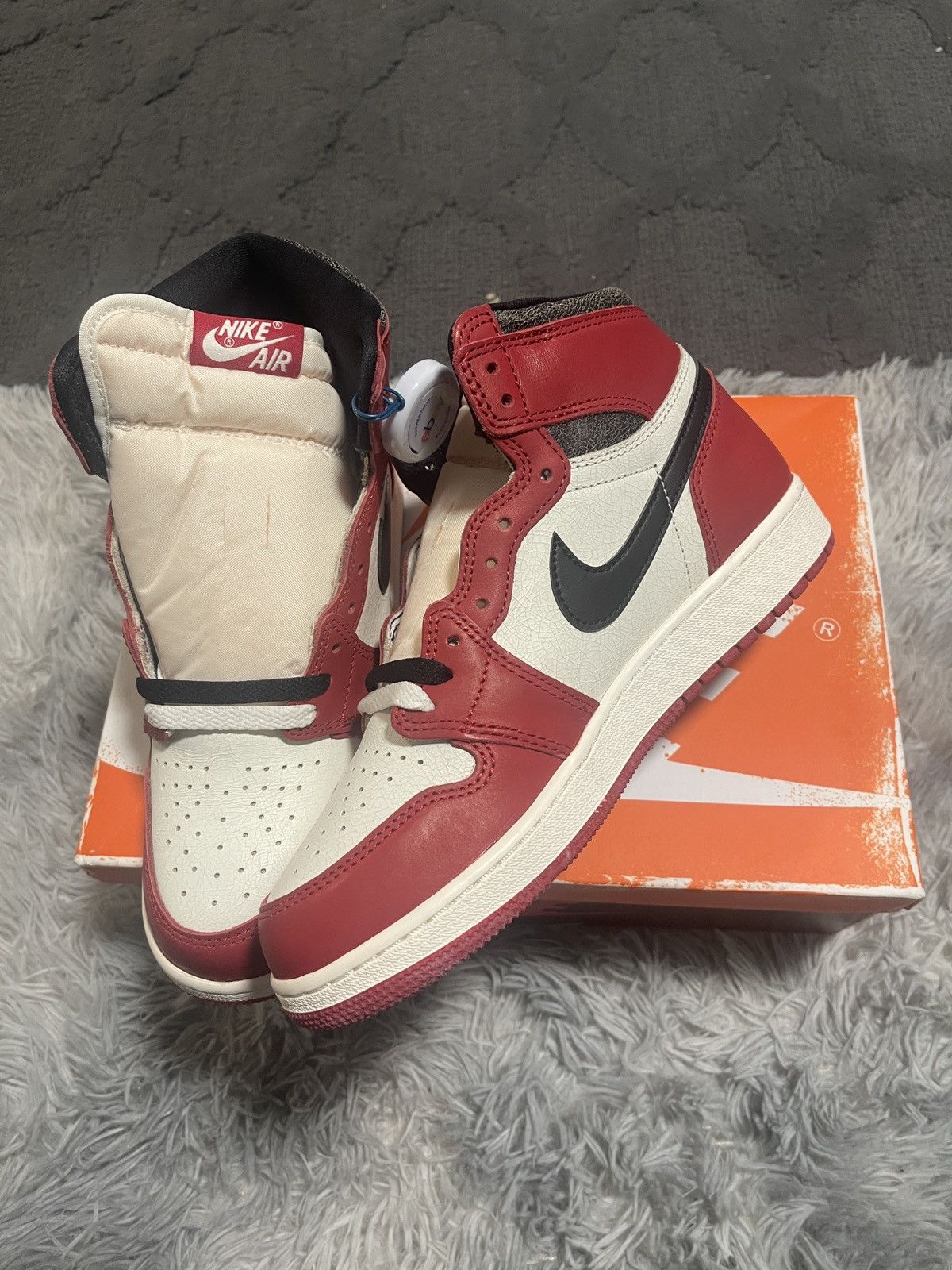 Jordan Brand AIR JORDAN 1 RETRO HIGH OG GS SIZE 6.5Y Size US 6.5 / EU 39-40 - 11 Thumbnail