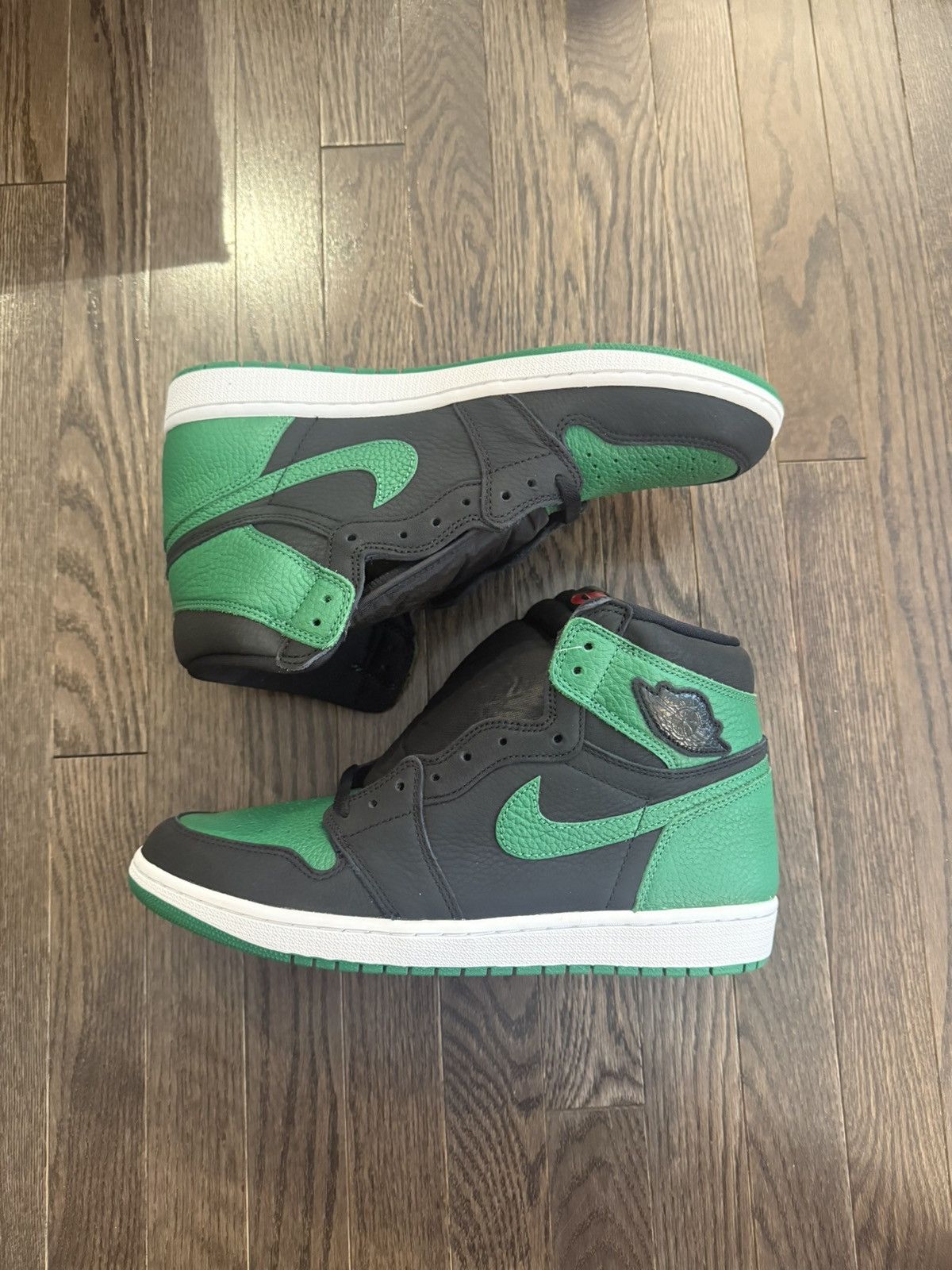 Jordan Brand Nike Air Jordan 1 Retro High Pine Green Black 555088-030 Size US 11 / EU 44 - 2 Thumbnail