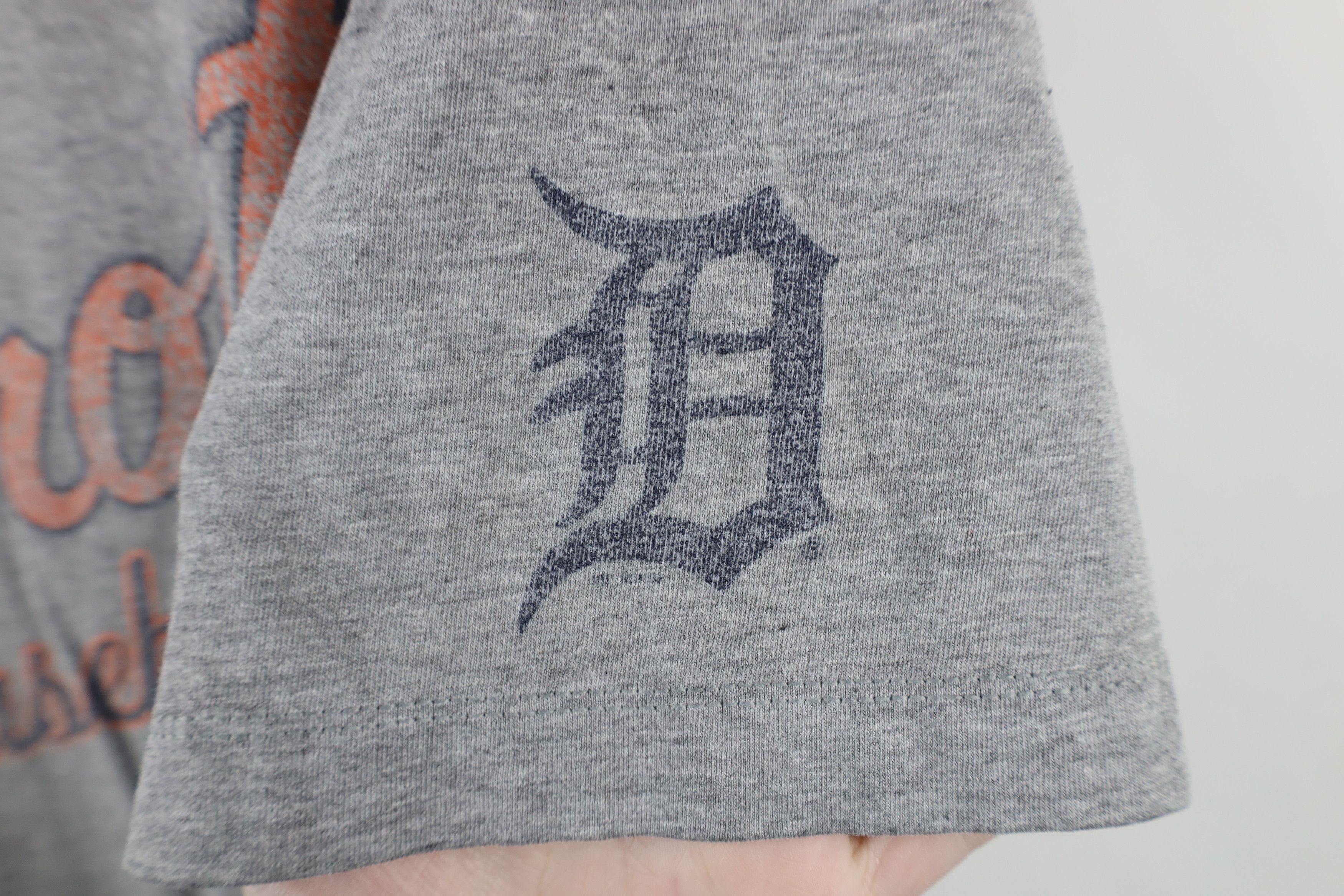 Nike × Vintage Vintage Nike Mini Swoosh Detroit Tigers Baseball T-Shirt Size US XL / EU 56 / 4 - 4 Thumbnail