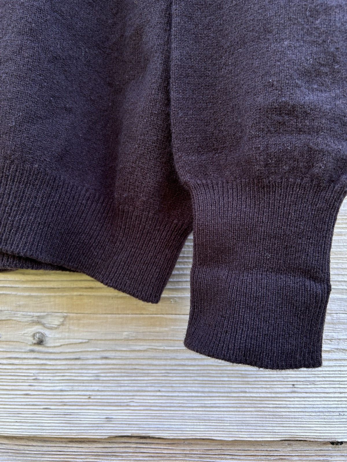 Johnstons Of Elgin Johnstons Of Elgin Leather Elbow Patch V Neck Sweater Size US XL / EU 56 / 4 - 5 Thumbnail