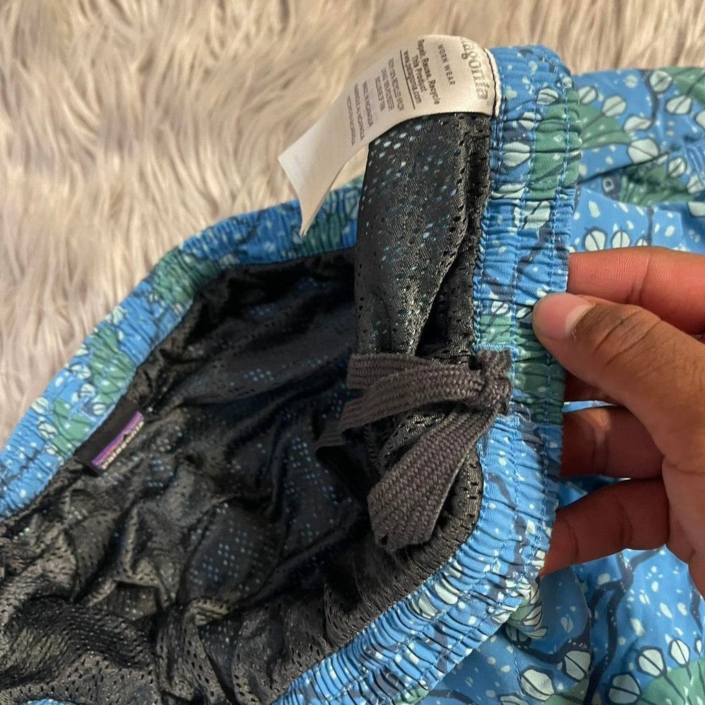 Patagonia Patagonia blue and green athletic shorts(measurements shown) Size 26" / US 2 / IT 38 - 5 Thumbnail