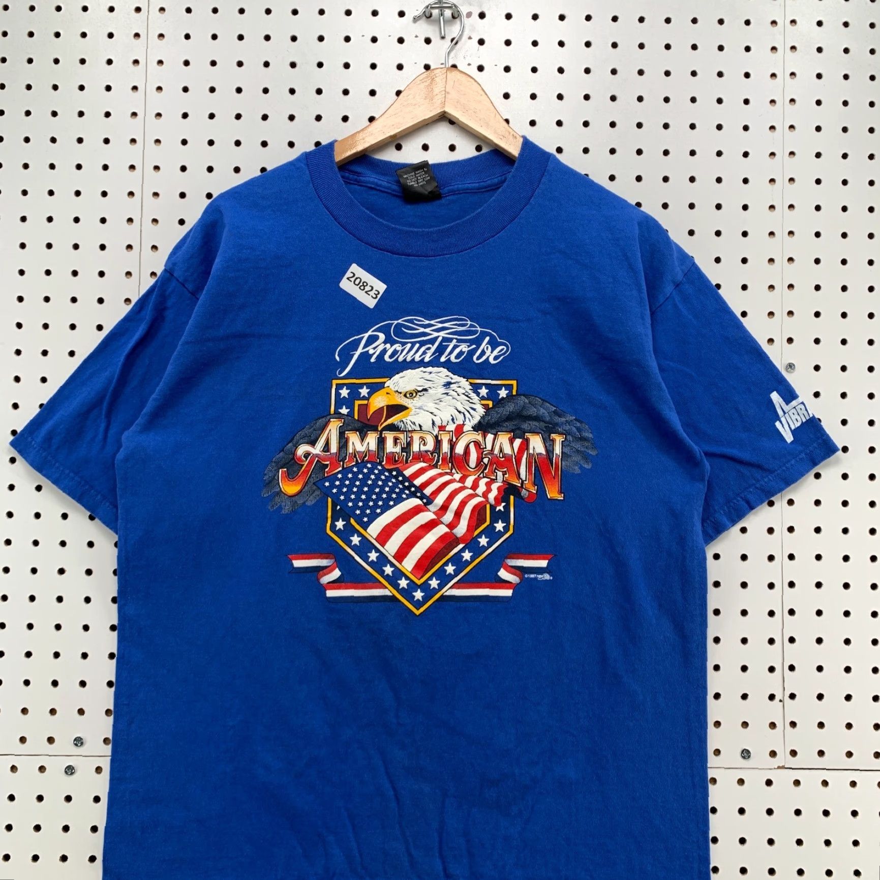 Vintage VINTAGE Classic Platinum Proud To Be American T-Shirt Blue Eagle Flag Short Sleeve Adult L USA Men's Size US L / EU 52-54 / 3 - 7 Thumbnail