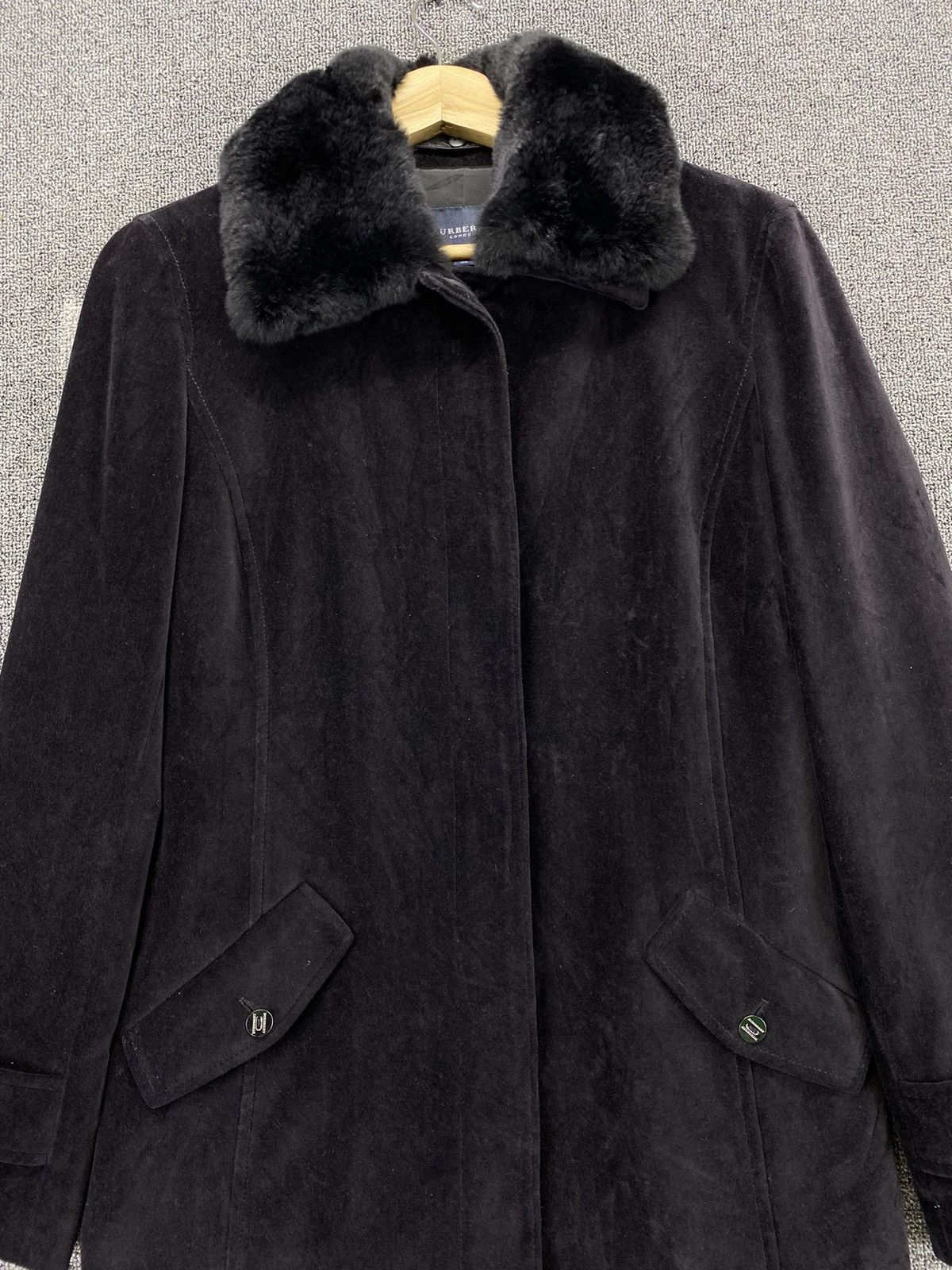 Burberry Vintage Burberry London Faux Fur Hooded Velvet Jacket Size XS / US 0-2 / IT 36-38 - 5 Thumbnail