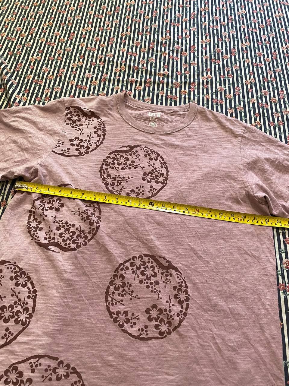 Uniqlo Vintage T-Shirt pink big print Uniqlo crazy Y2K size XL Size US XL / EU 56 / 4 - 10 Thumbnail