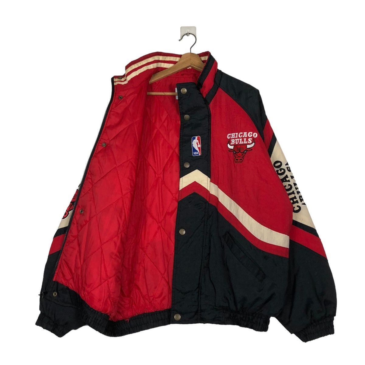 NBA 🔥VINTAGE BOMBER JACKET NBA STARTER CHICAGO BULLS BIG LOGO Size US L / EU 52-54 / 3 - 11 Thumbnail
