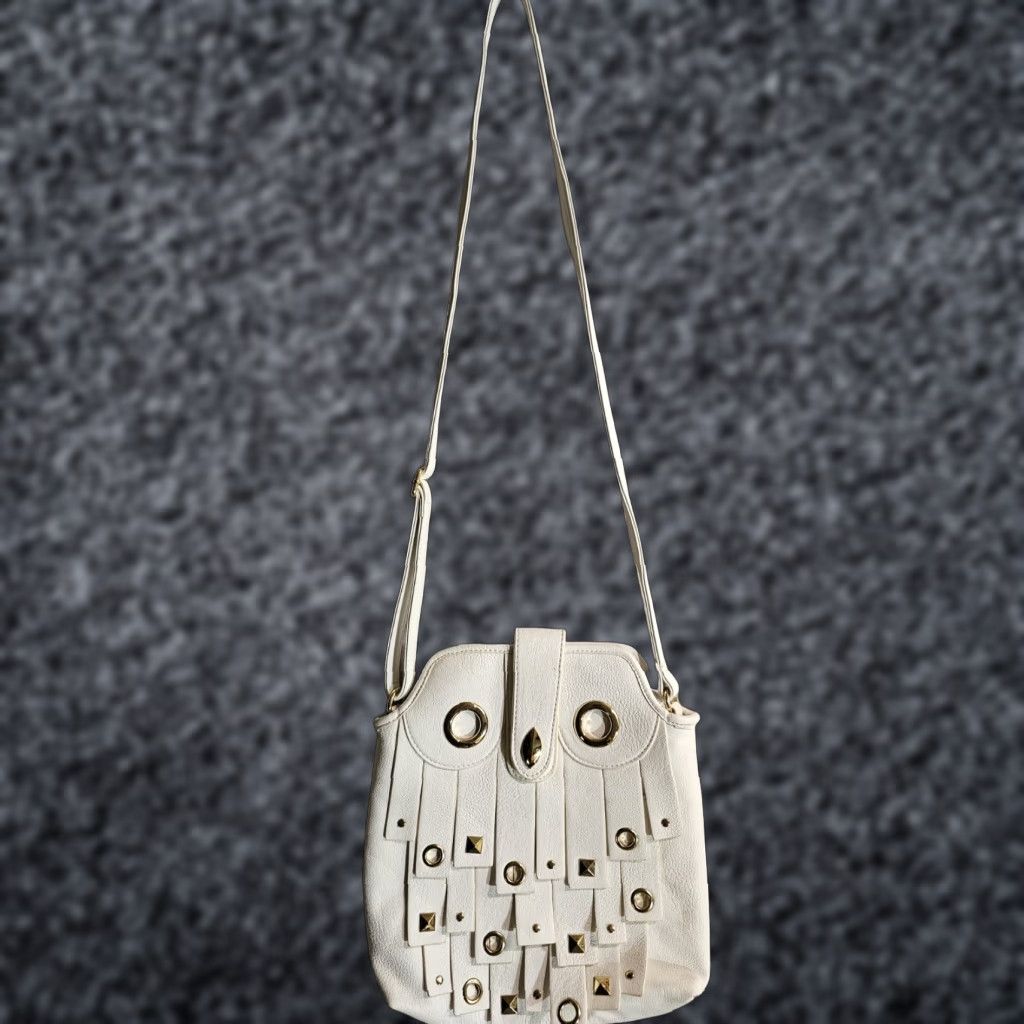 VINTAGE Rara Avis by Iris Apfel Handbag Owl Purse White With Gold Accents Beaded Faux Leather Womens M Bag