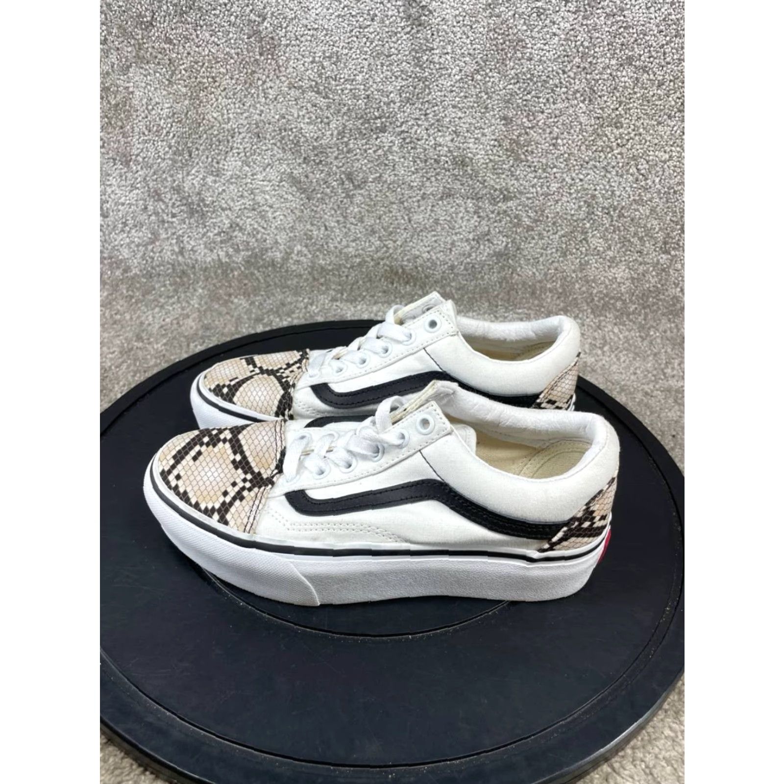 Vans Vans Shoes Womens 6 Snakeskin White Low Top Skateboard Athletic Sneaker Size S / US 4 / IT 40 - 5 Thumbnail