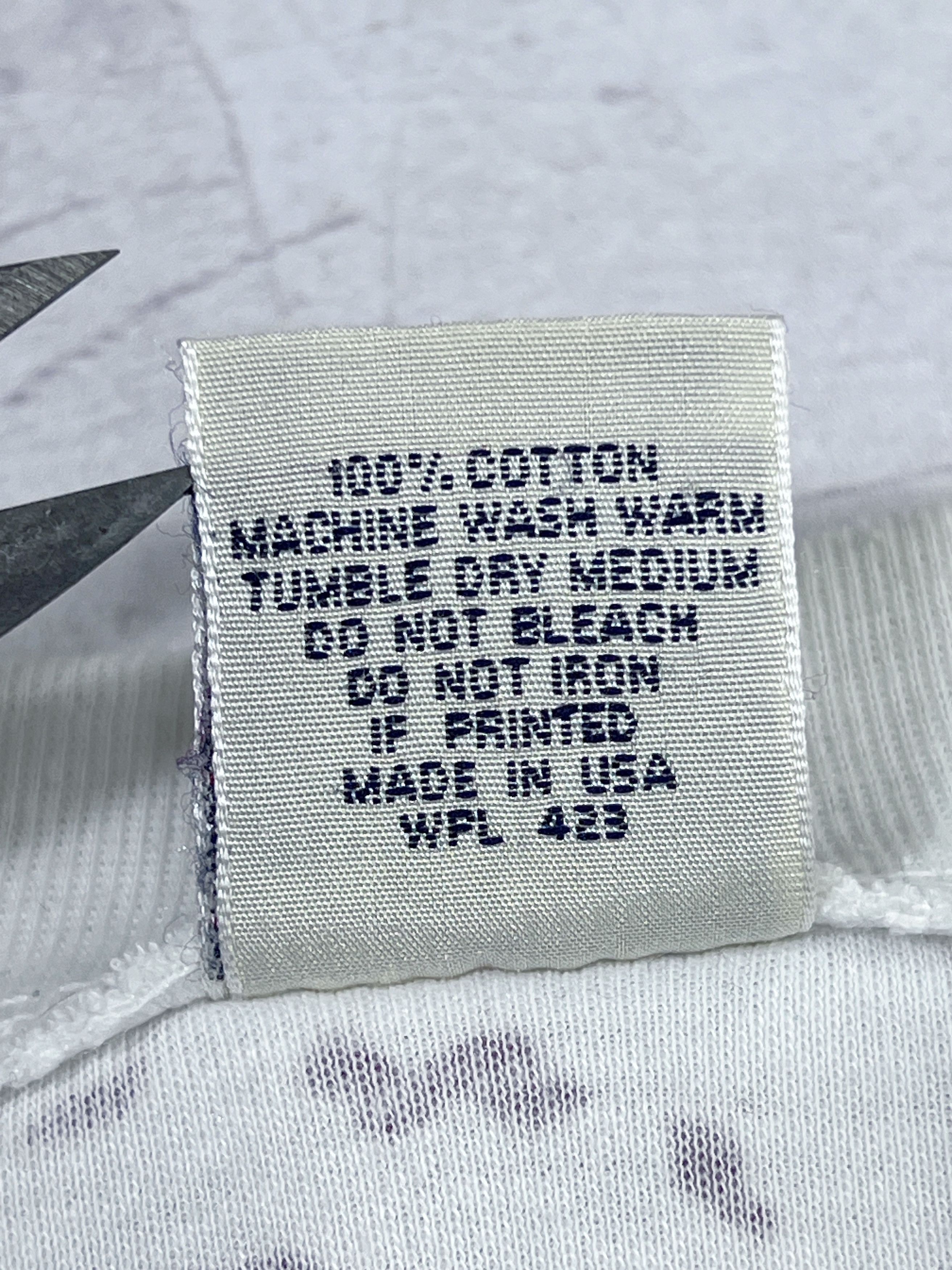 Levi's × Vintage Vintage Levi's T-Shirt You've Got The Whole World 501 Series Size US L / EU 52-54 / 3 - 8 Thumbnail