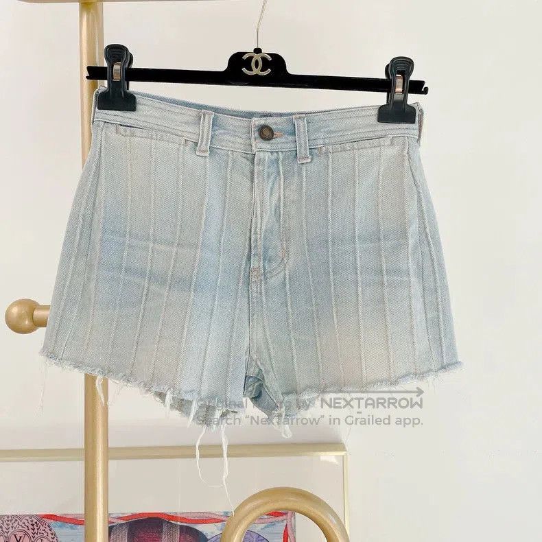 Saint Laurent Paris Saint Laurent Blue Striped Shorts Size 25 . Size 24" / US 00 / IT 34 - 1 Thumbnail