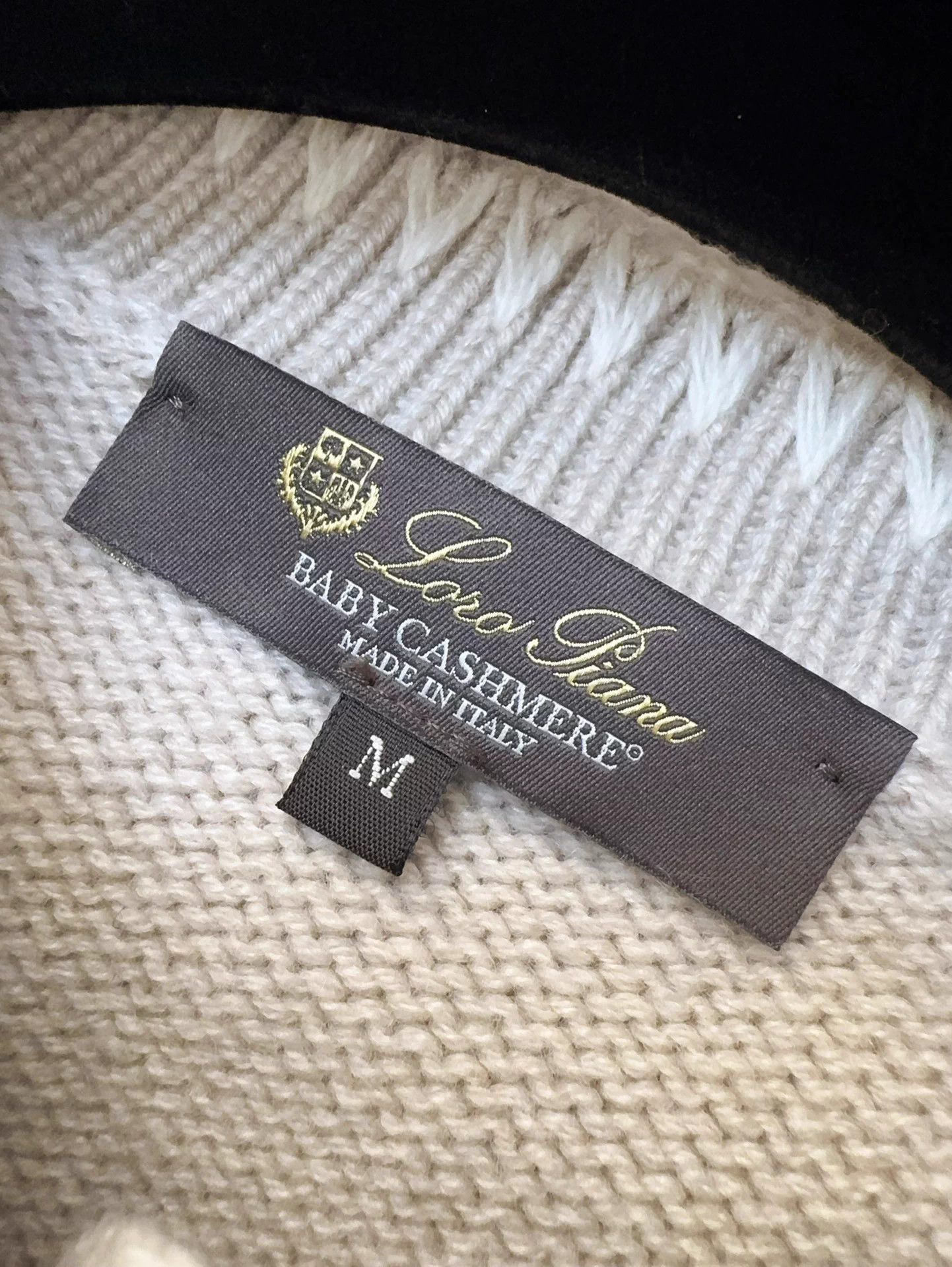 Loro Piana LP Oatmeal Embroidered LSleeve Knit Cardi M Size M / US 6-8 / IT 42-44 - 7 Thumbnail