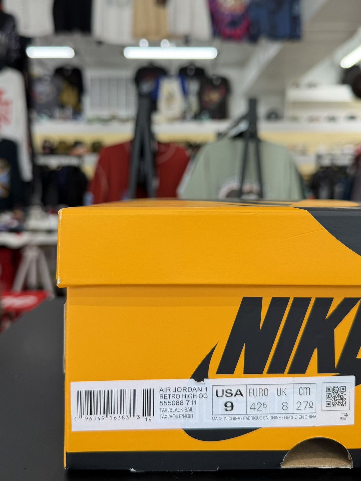Jordan Brand Air Jordan 1 Taxi Size 9 (2022) Size US 9 / EU 42 - 12 Thumbnail