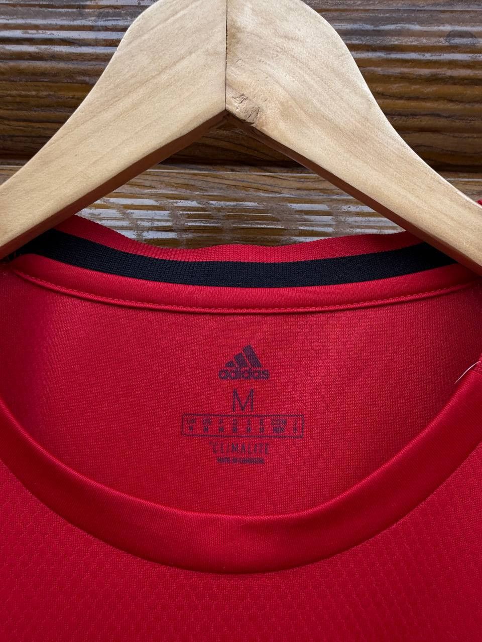 Adidas MANCHESTER UNITED HOME FOOTBALL SHIRT SOCCER JERSEY Size US M / EU 48-50 / 2 - 5 Thumbnail