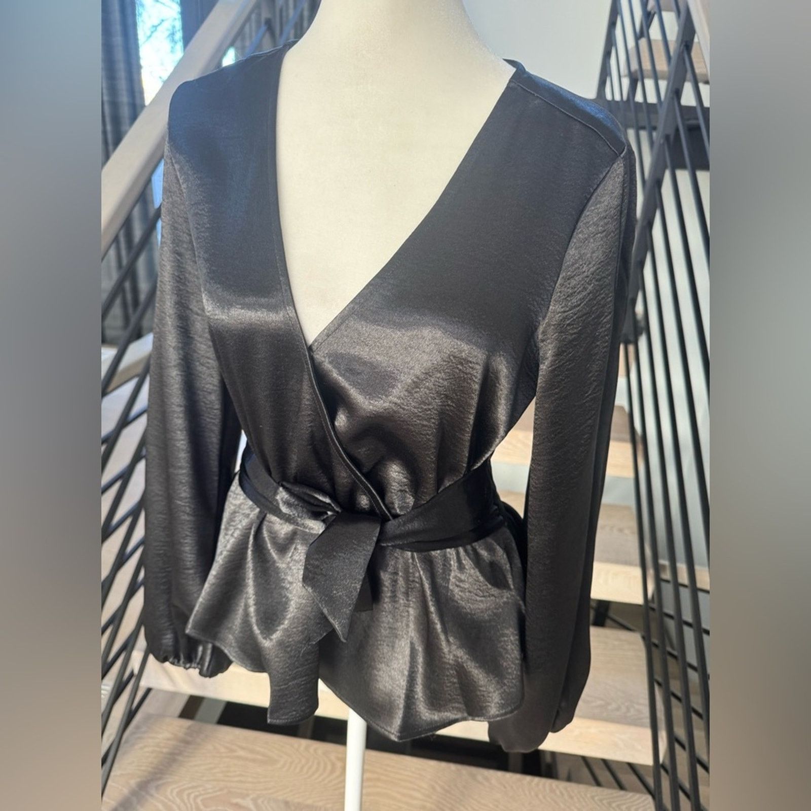 Other New Y2K Guess Black Satin Wrap Top size XS Size S / US 4 / IT 40 - 6 Thumbnail