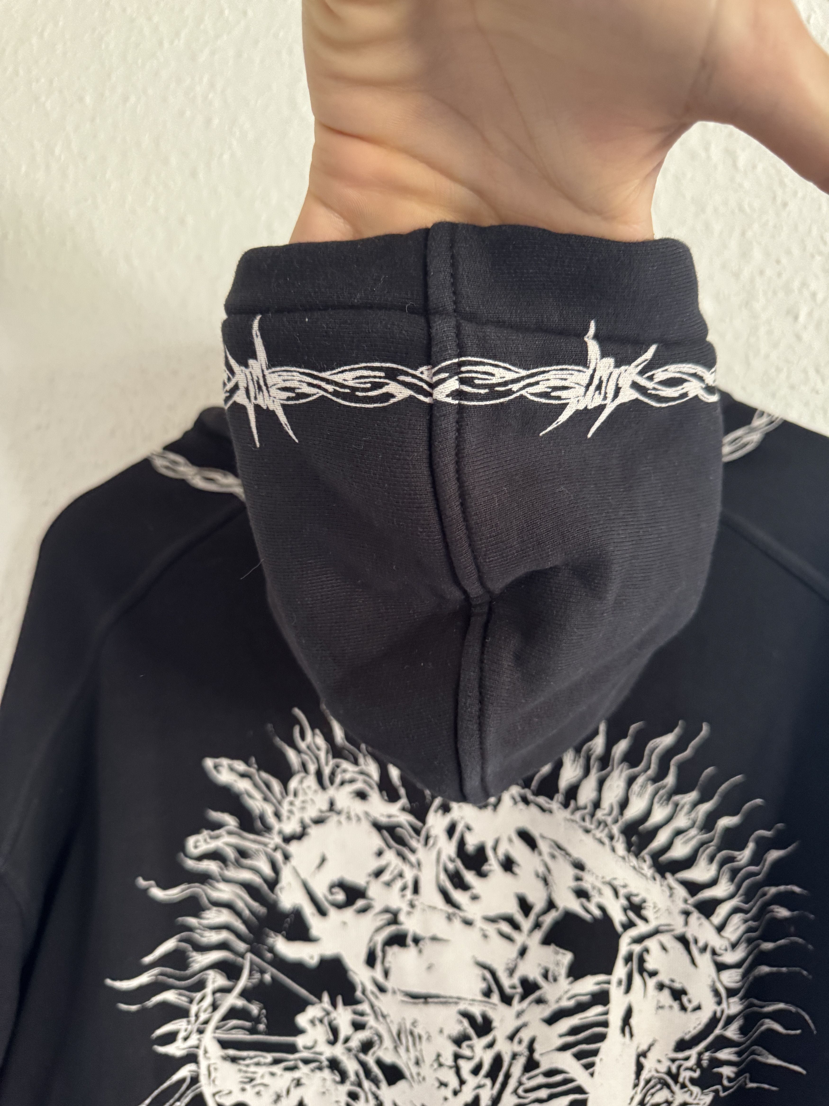 Givenchy Black Barbed Wire Eagle Oversized Hoodie Size US S / EU 44-46 / 1 - 10 Thumbnail