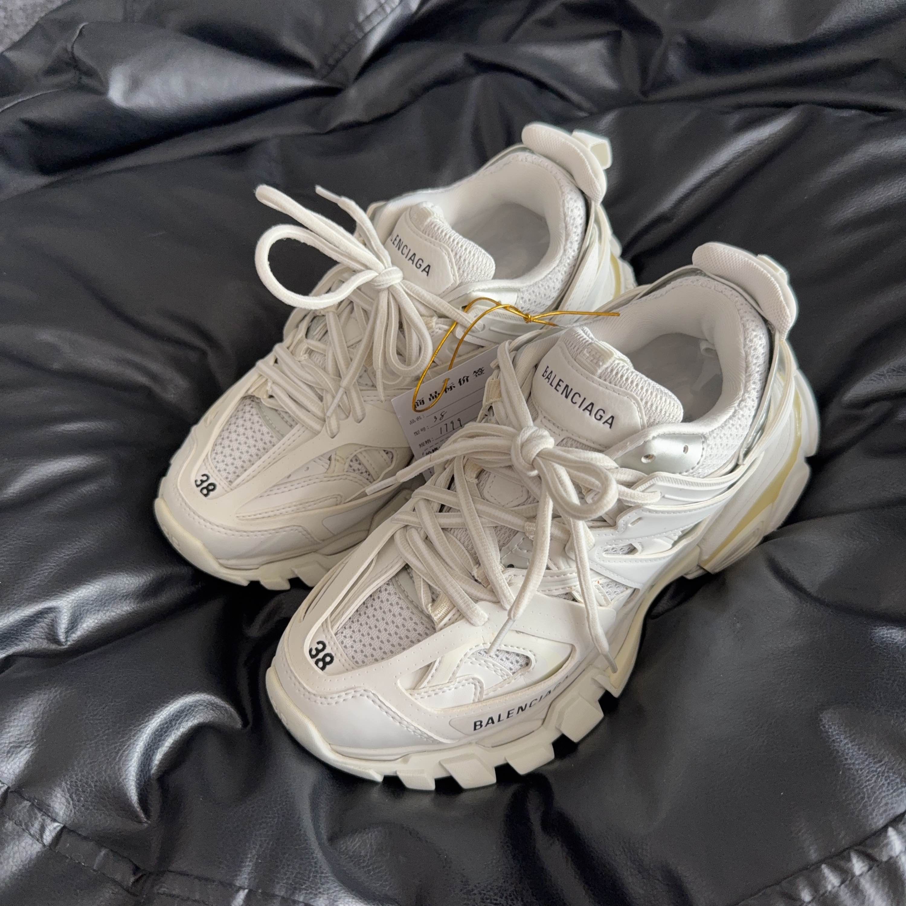 Balenciaga Balenciaga Track Sneakers White Size 38 Size US 8 / IT 38 - 1 Thumbnail