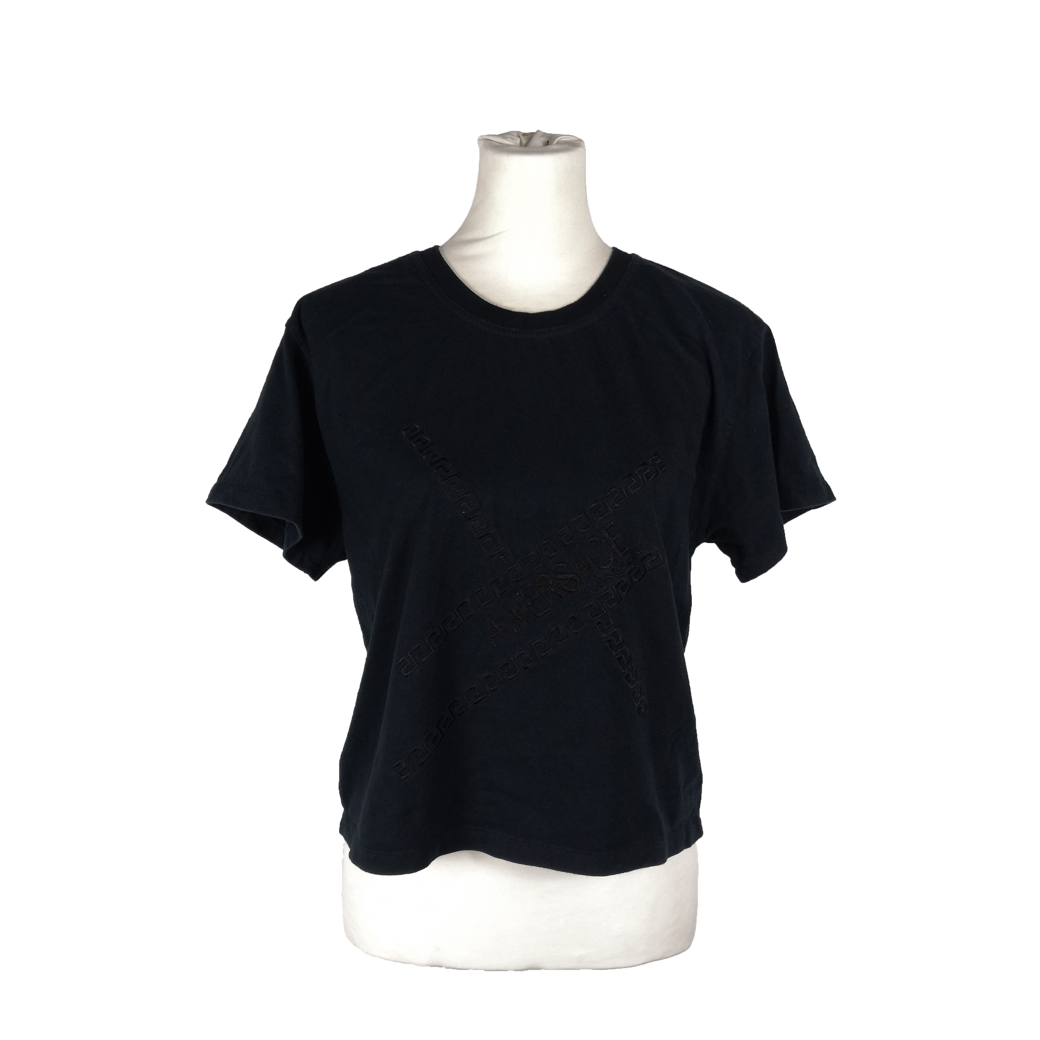 Japanese Brand Vintage 90s Versace T-Shirt Versace Medusa Crewneck Tees Size M / US 6-8 / IT 42-44 - 1 Thumbnail