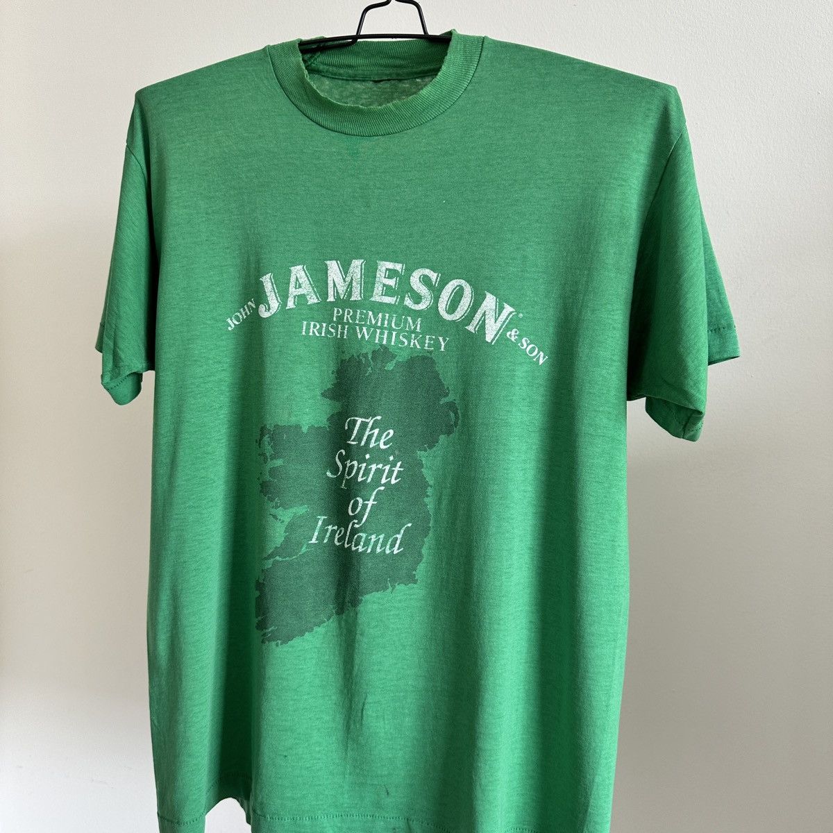 Vintage Vintage 1980s Jameson Irish Whiskey T-Shirt Distressed L Size US L / EU 52-54 / 3 - 5 Thumbnail