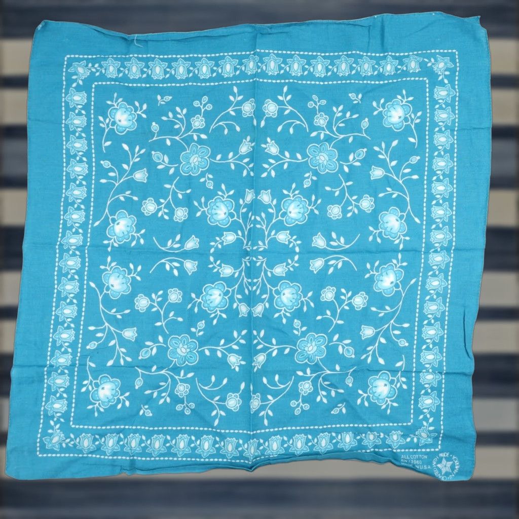 Vintage VINTAGE USA Made Floral Bandana Blue 21" Unisex Handkerchief Size ONE SIZE - 1 Thumbnail