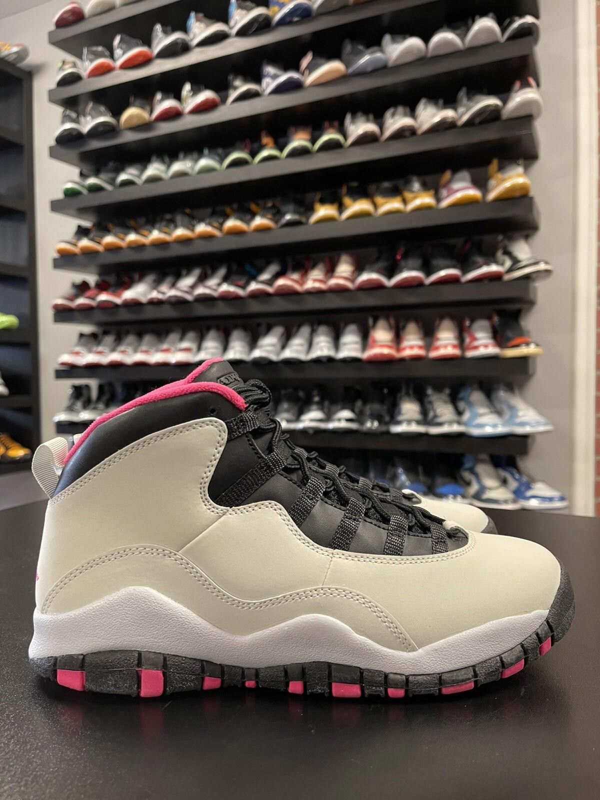 Jordan Brand Size 6.5y - Jordan 10 Retro Vivid Pink (GS) 487211-008 Size US 6.5 / EU 39-40 - 3 Thumbnail