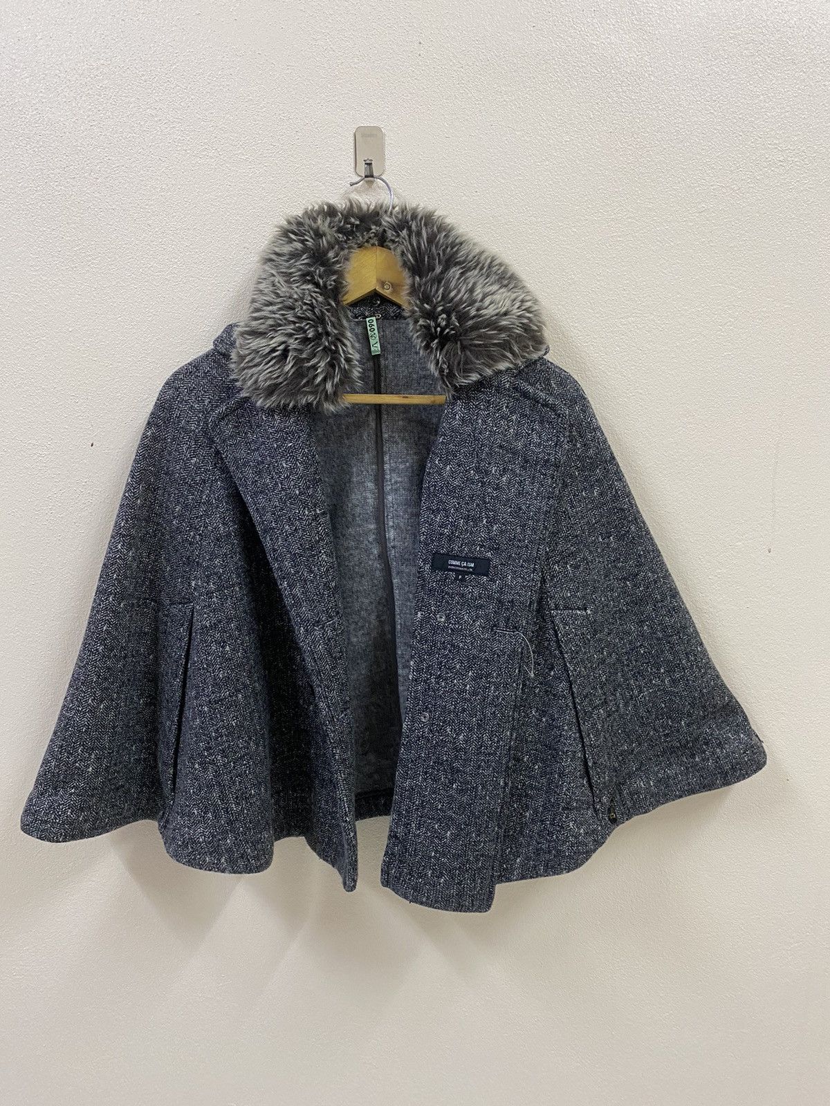 Comme Ca Ism × Japanese Brand Comme Ca Ism Poncho Fur Jacket Size M / US 6-8 / IT 42-44 - 1 Thumbnail
