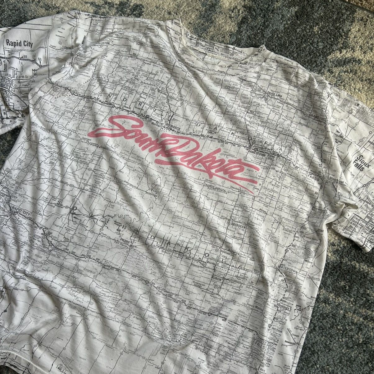 Vintage ACCORD SUPER HEAVY ALLOVER PRiNT SOUTH DAKOTA 90s SOUVENiR Size US XXL / EU 58 / 5 - 2 Thumbnail