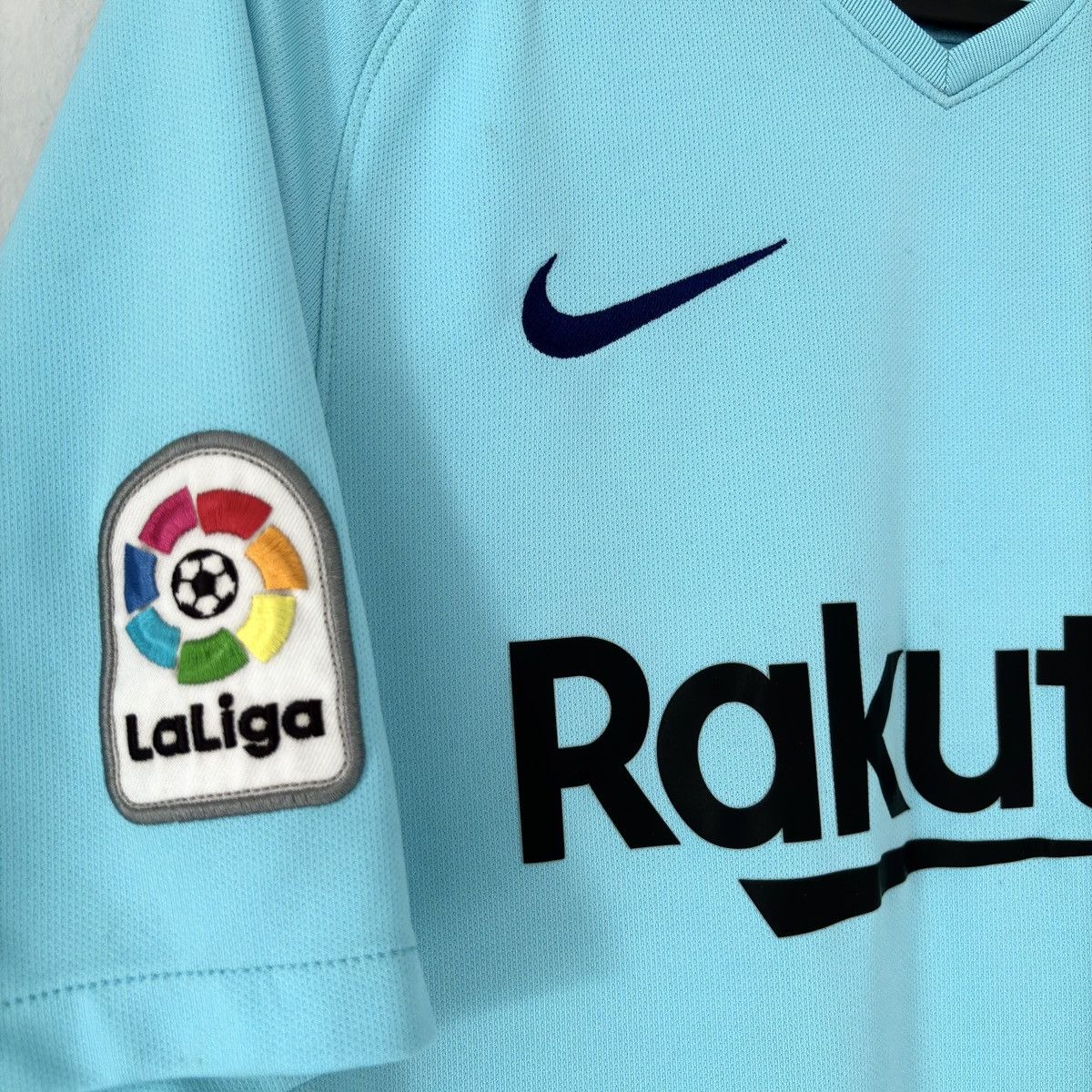 Nike 2017 2018 FC Barcelona Nike Away Kit Soccer Jersey Camiseta Size US S / EU 44-46 / 1 - 4 Thumbnail