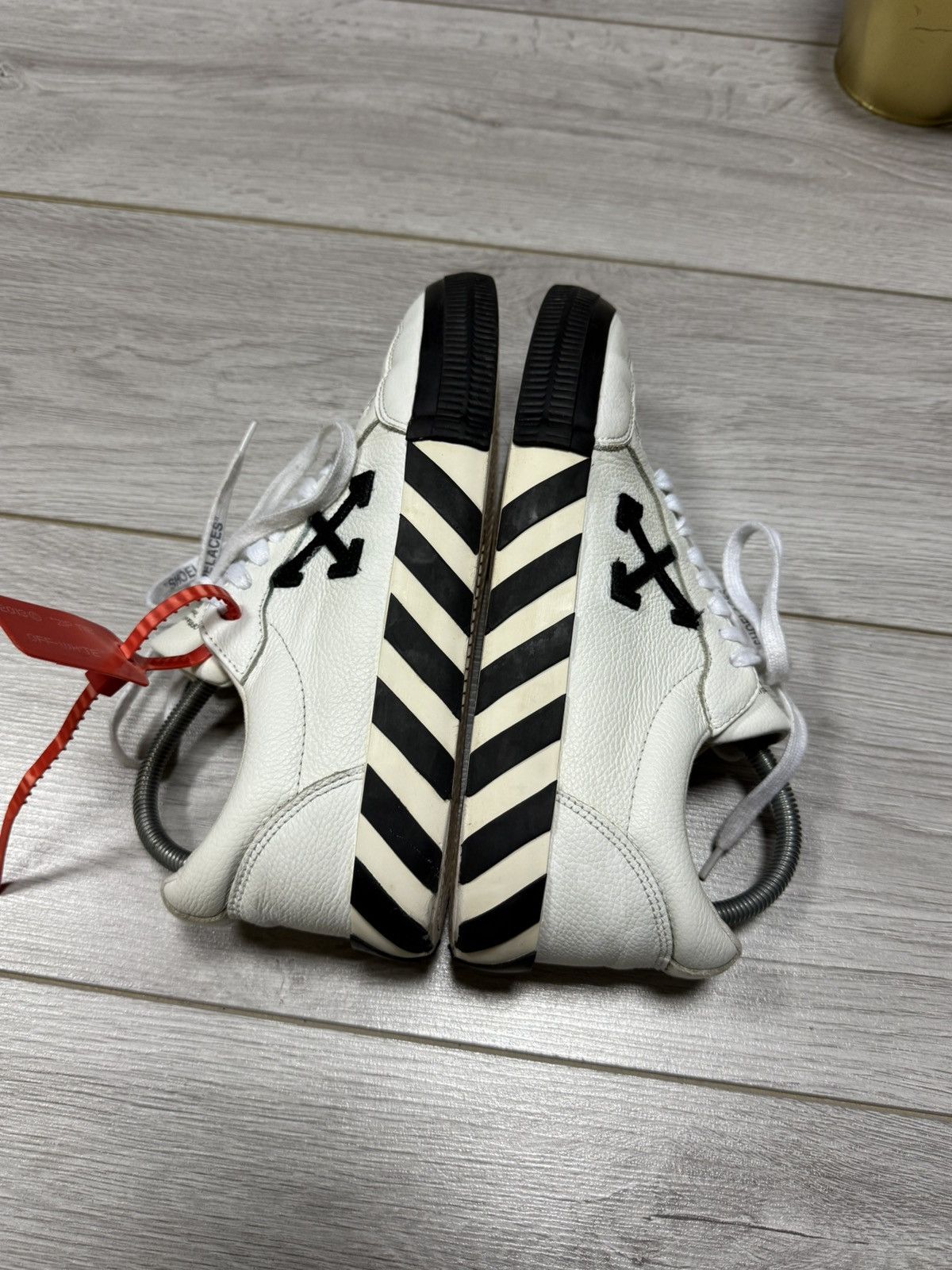 Off-White Off-White leather vulcanized arrows tape sneakers Size US 8.5 / EU 41-42 - 11 Thumbnail