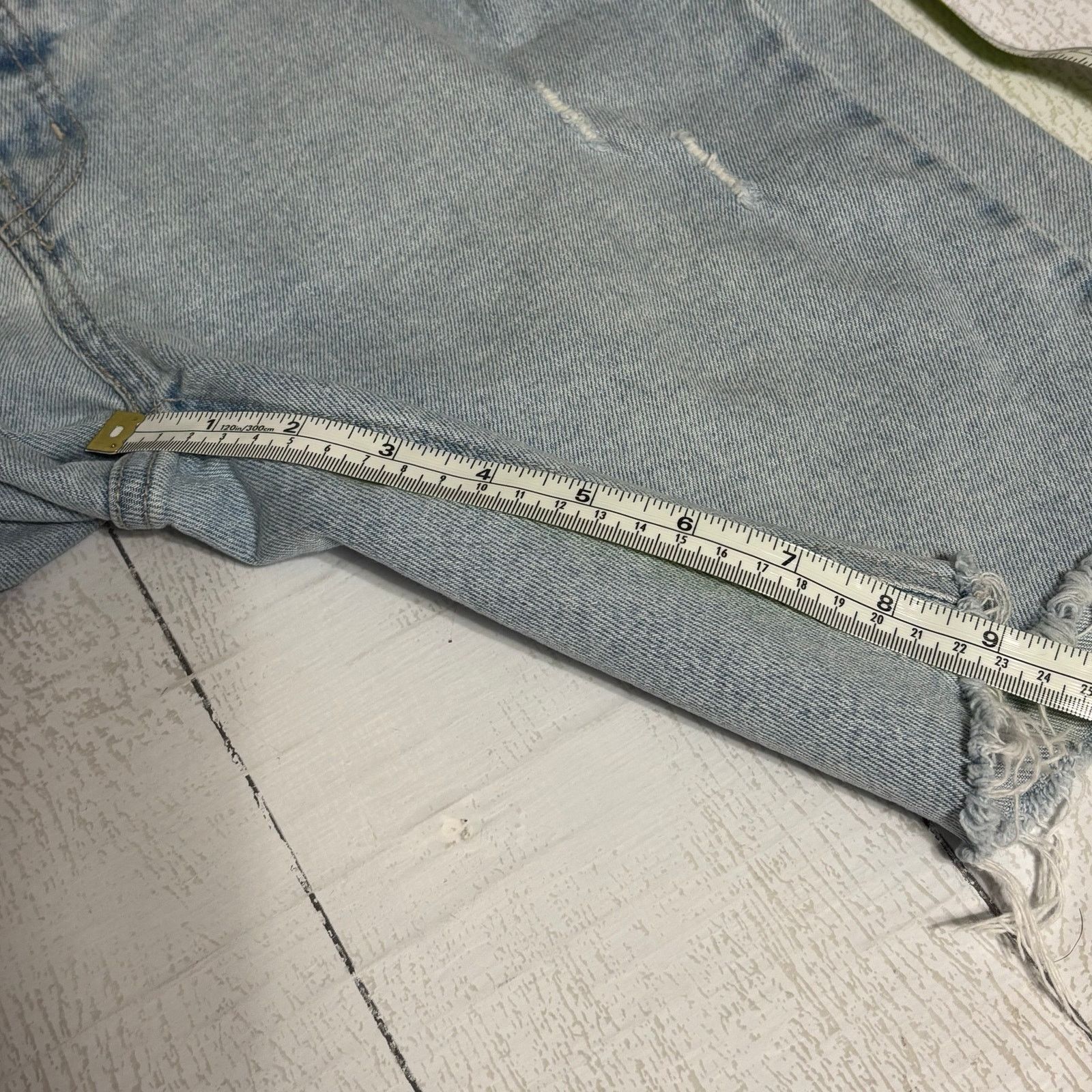 Other Cello Light Wash Distressed Denim Shorts Size Large Size 31" - 7 Thumbnail