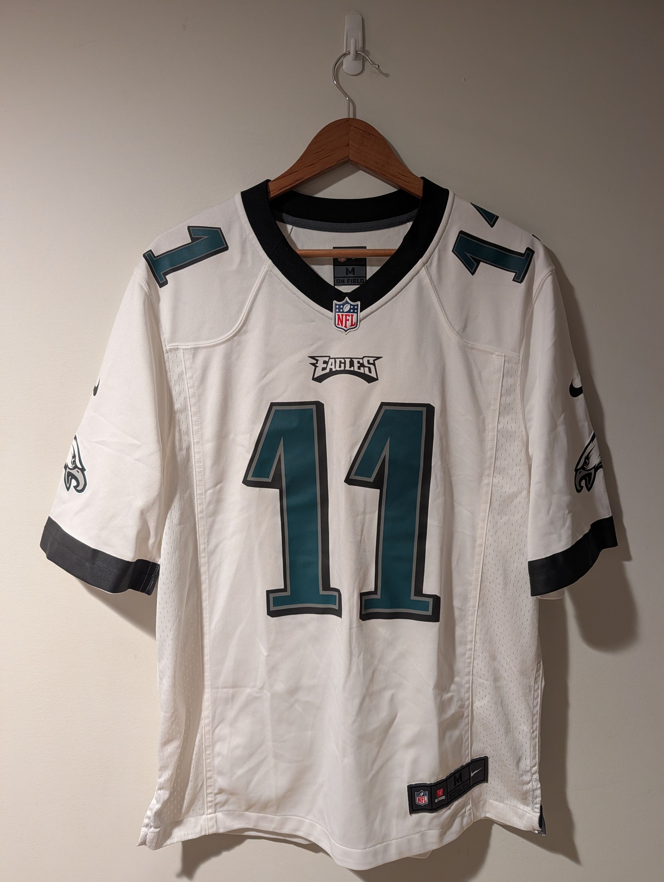 NFL Nike Philadelphia Eagles Carson Wentz #11 Jersey MED Size US M / EU 48-50 / 2 - 1 Thumbnail