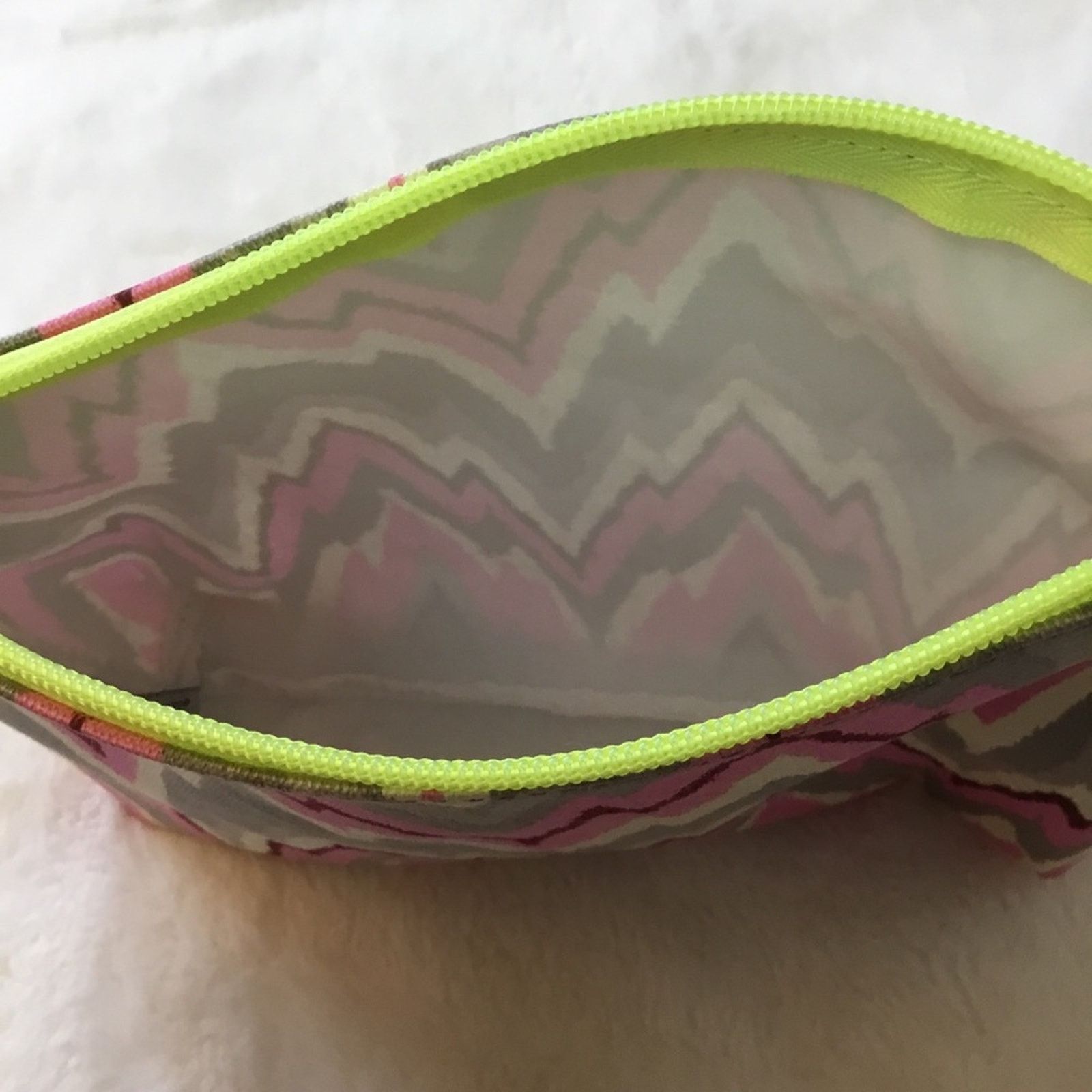 Barneys New York Barney New York Multi Color Makeup Bag Size ONE SIZE - 5 Thumbnail