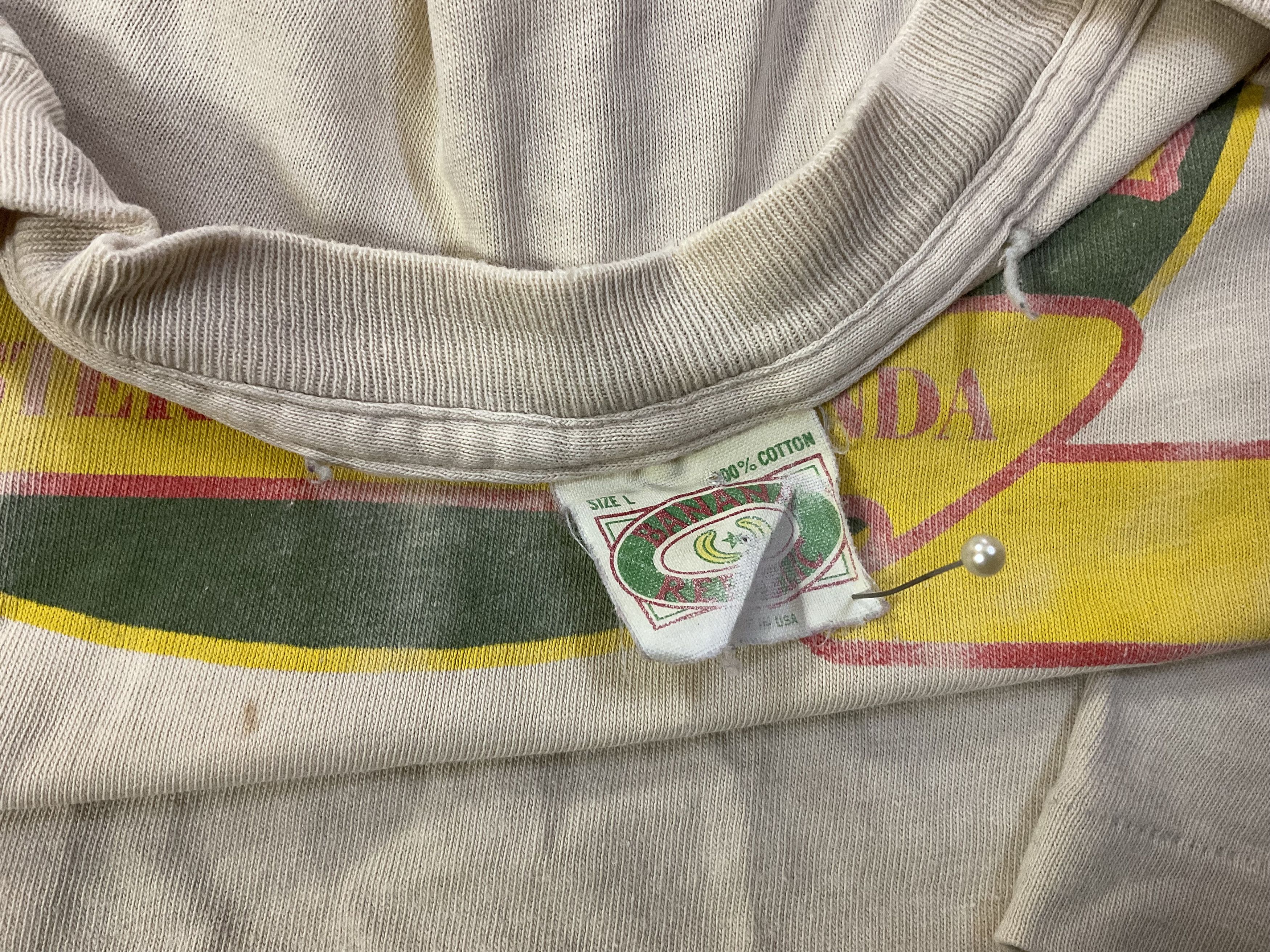 Banana Republic Vintage Worn Trashed 90s Banana Republic Propaganda Tee Size US L / EU 52-54 / 3 - 3 Thumbnail