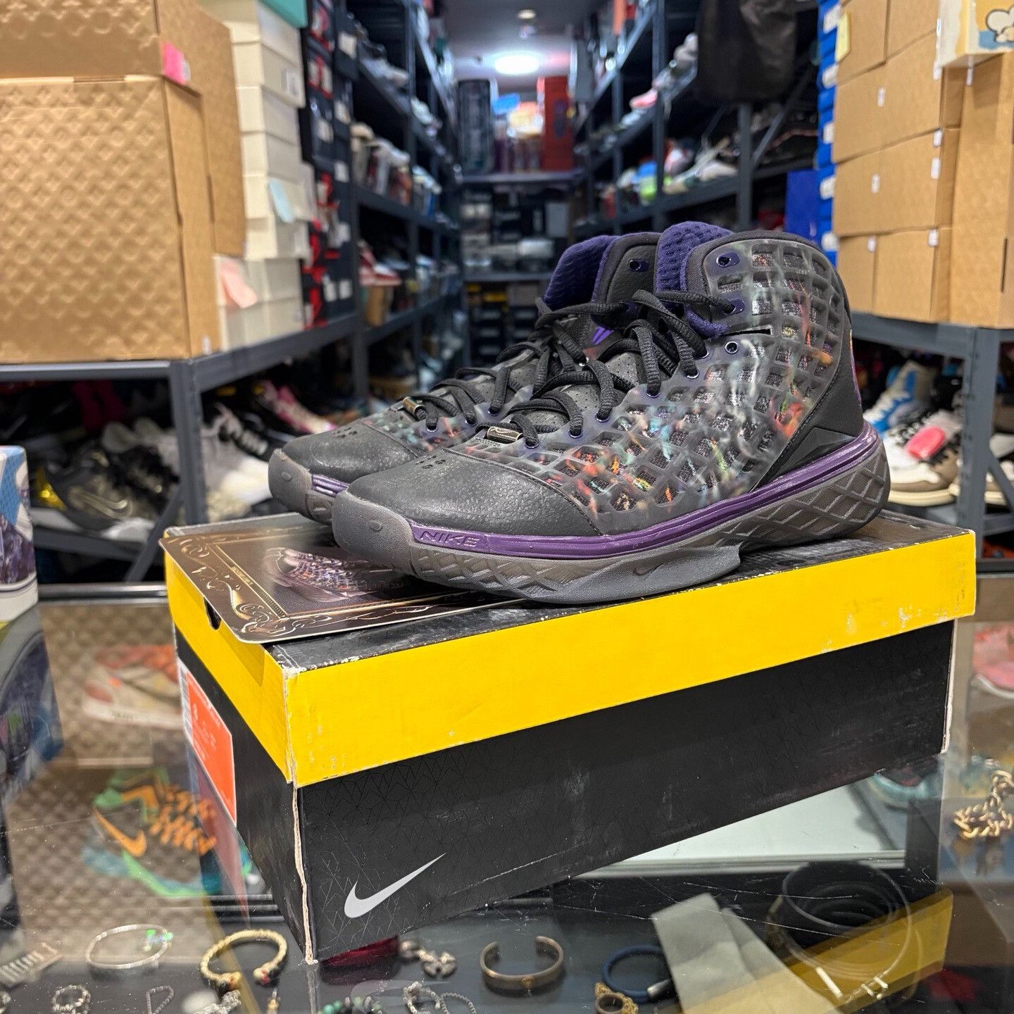 Nike Nike Purple Lowtop Sneakers 8.5 Men Size US 8.5 / EU 41-42 - 1 Thumbnail