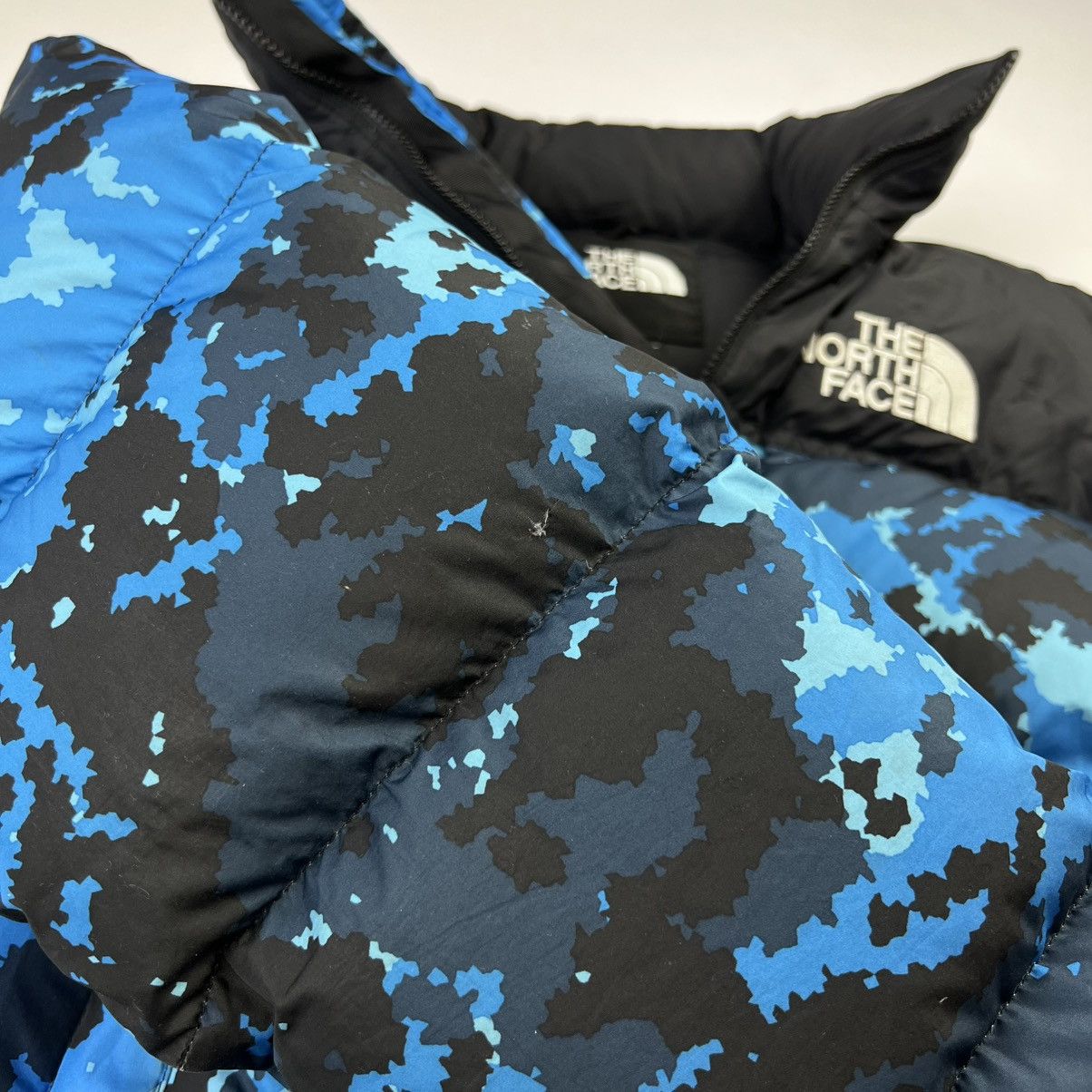 The North Face The North Face 1996 Nuptse digi blue camo puffer jacket Size S / US 4 / IT 40 - 9 Thumbnail