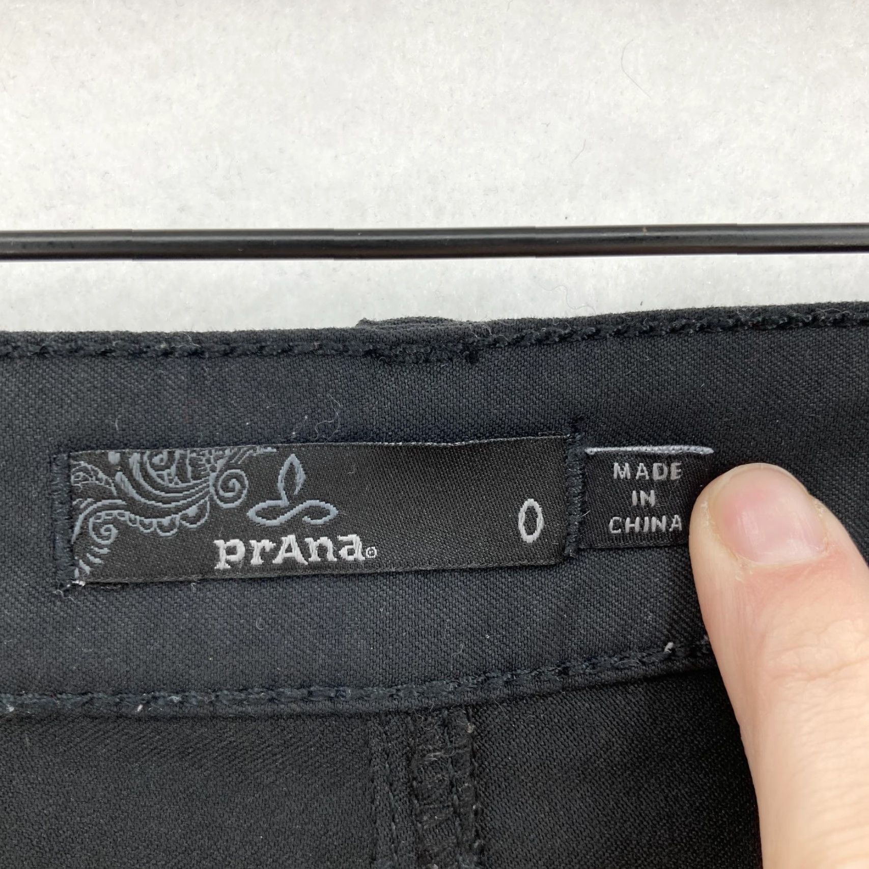 Prana prAna Meme Pants Womens 0 Black Skinny Stretch Nylon Cargo Utility Outdoor Hike Size 25" / US 0 / IT 36 - 4 Thumbnail