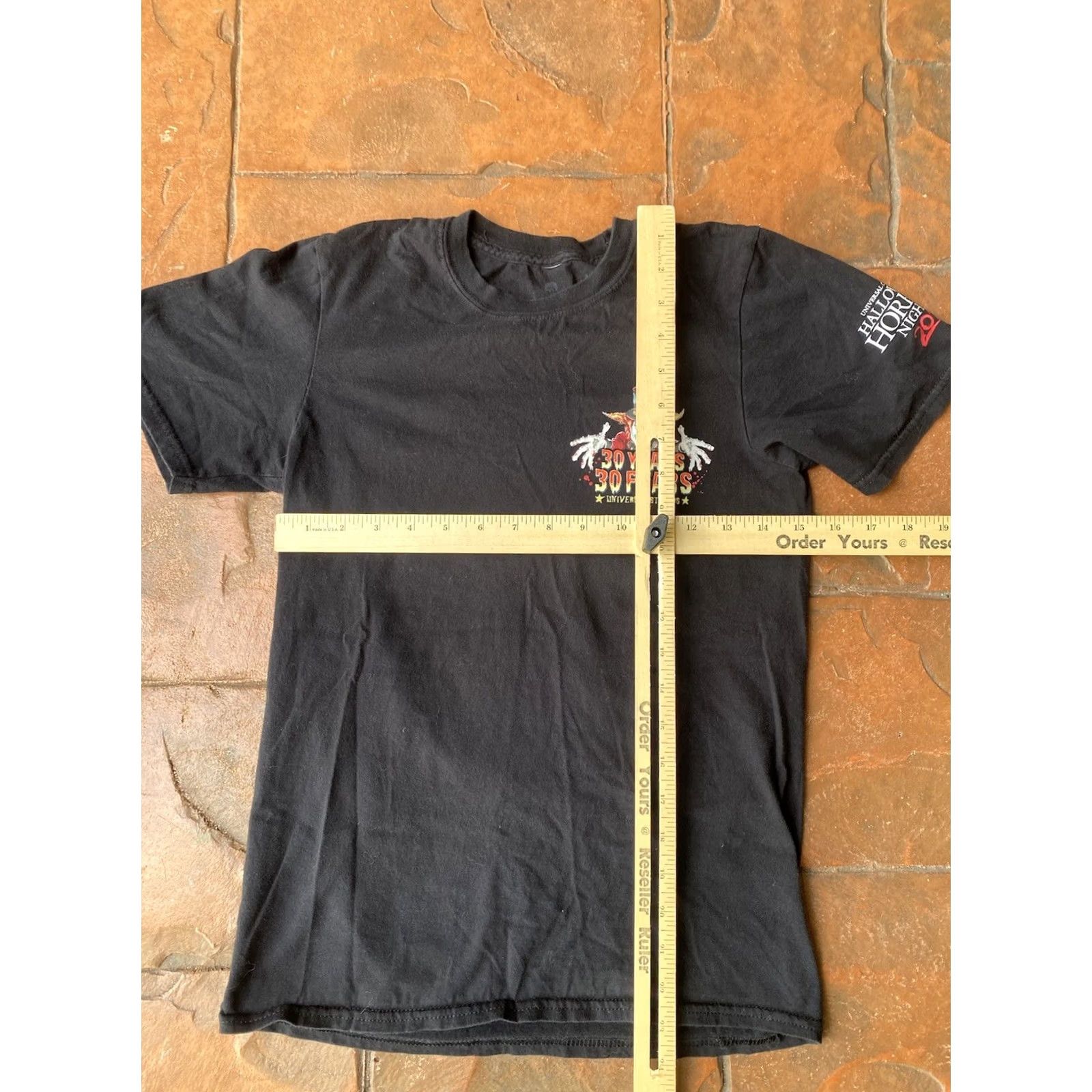 Vintage Universal Studios Halloween Horror Nights Clown T-Shirt XS Black Graphic Shirt Men Size US XS / EU 42 / 0 - 4 Thumbnail