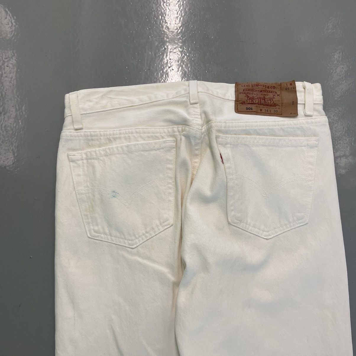 Levi's × Vintage Crazy vintage 90’s Levi’s 501 white essential jeans skater Size US 32 / EU 48 - 2 Thumbnail