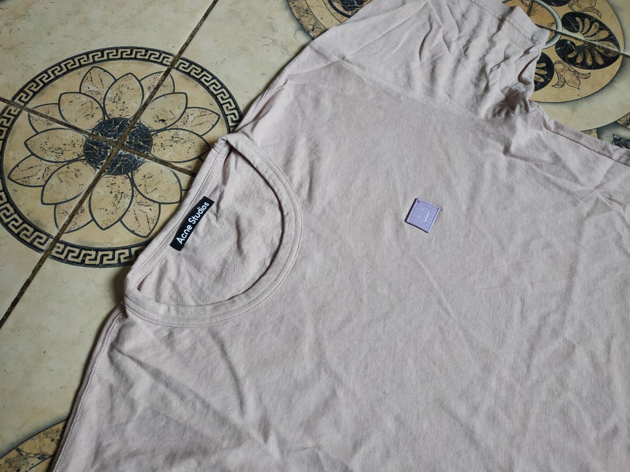 Acne Studios Acne Studios Face Patch Logo T-Shirt Beige Size L Size US L / EU 52-54 / 3 - 12 Thumbnail