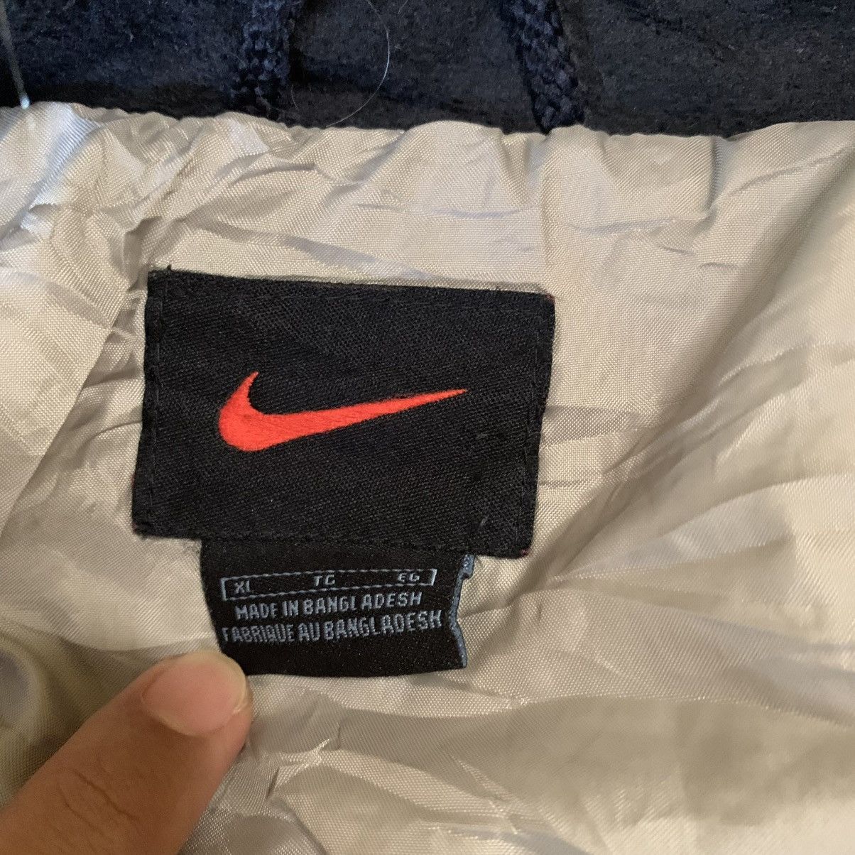 Nike Vintage Nike Windbreaker Jacket Size US XL / EU 56 / 4 - 5 Thumbnail
