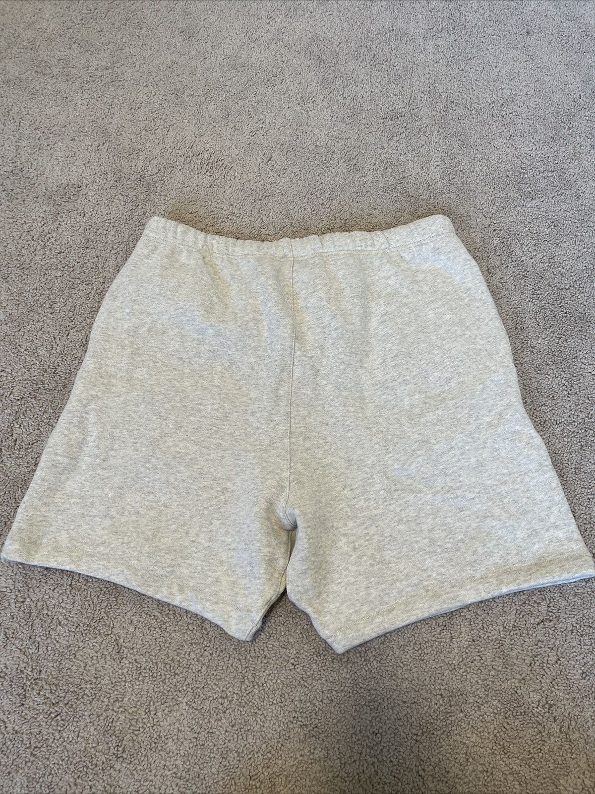 Essentials × Fear of God Essentials Shorts - Light Oatmeal Sweatshort - Fear Of God Size US 35 - 4 Thumbnail