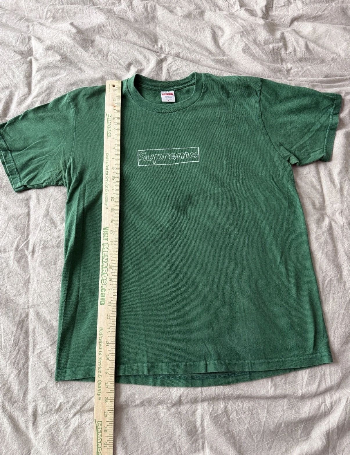 Kaws × Supreme Supreme box logo Size US M / EU 48-50 / 2 - 4 Thumbnail