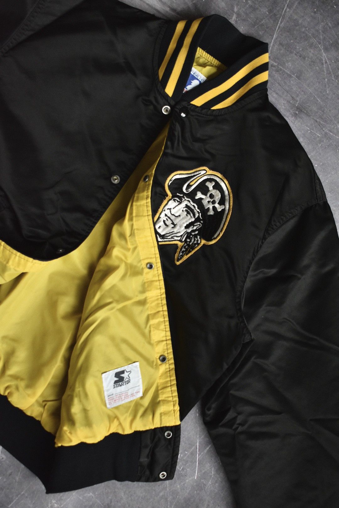 MLB Vintage 90s Pittsburgh Pirates MLB Starter Jacket (L) Size US L / EU 52-54 / 3 - 3 Thumbnail