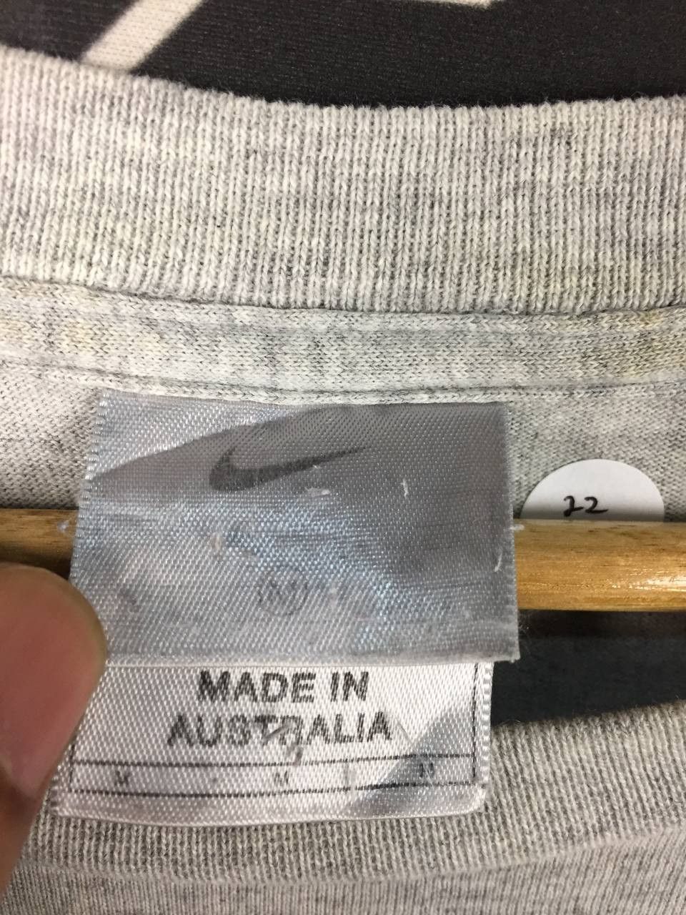 Nike Vtg 90s Nike Grey Tag Futara Logo Made in Australia Tee Size US M / EU 48-50 / 2 - 9 Thumbnail
