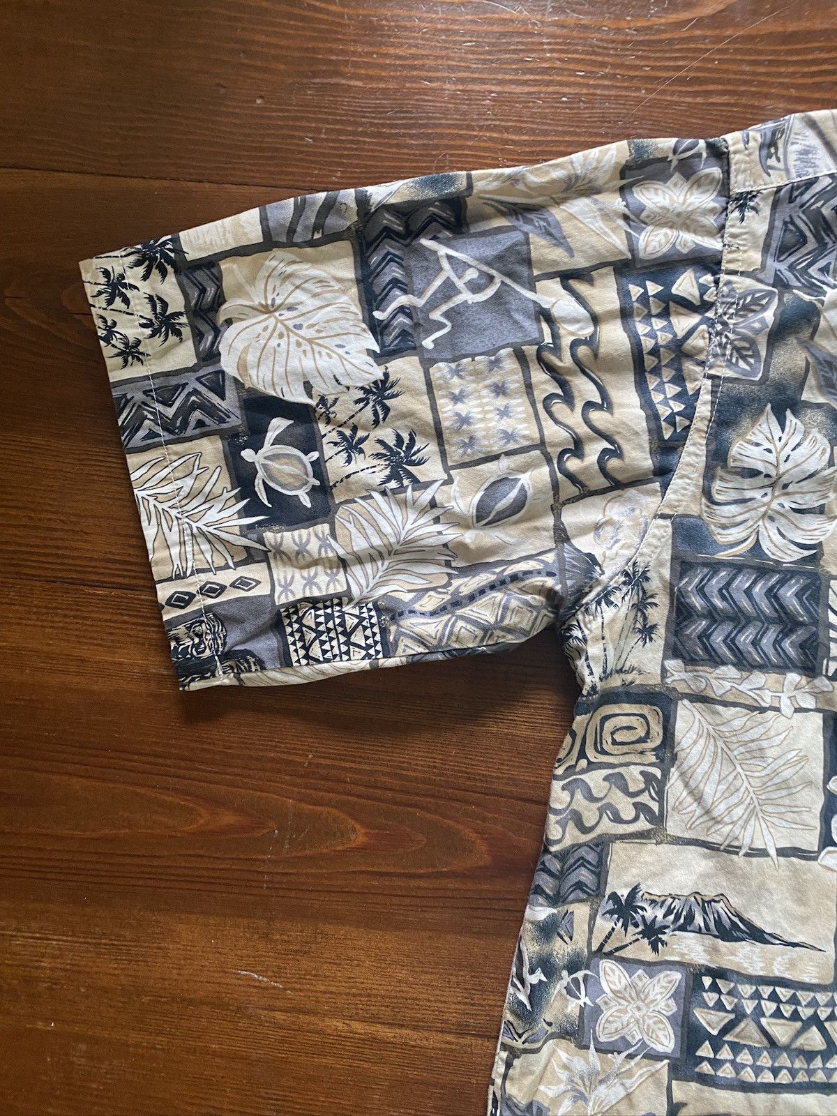Vintage Vintage 80’s Hawaiian Beach Tribal Button Up Style Polo Size US XS / EU 42 / 0 - 4 Thumbnail