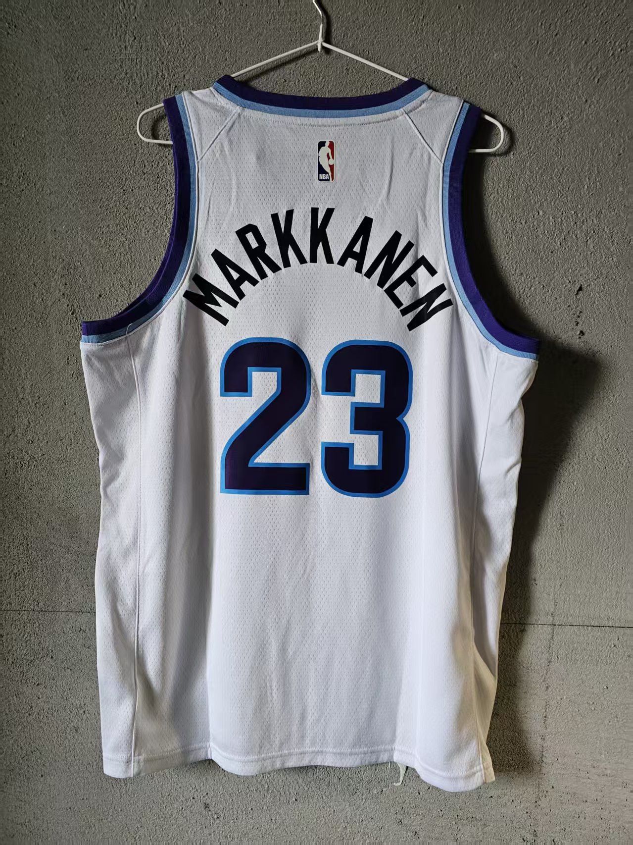 NBA Utah Jazz 23 Lauri Markkanen Jersey Size US XXL / EU 58 / 5 - 1 Thumbnail