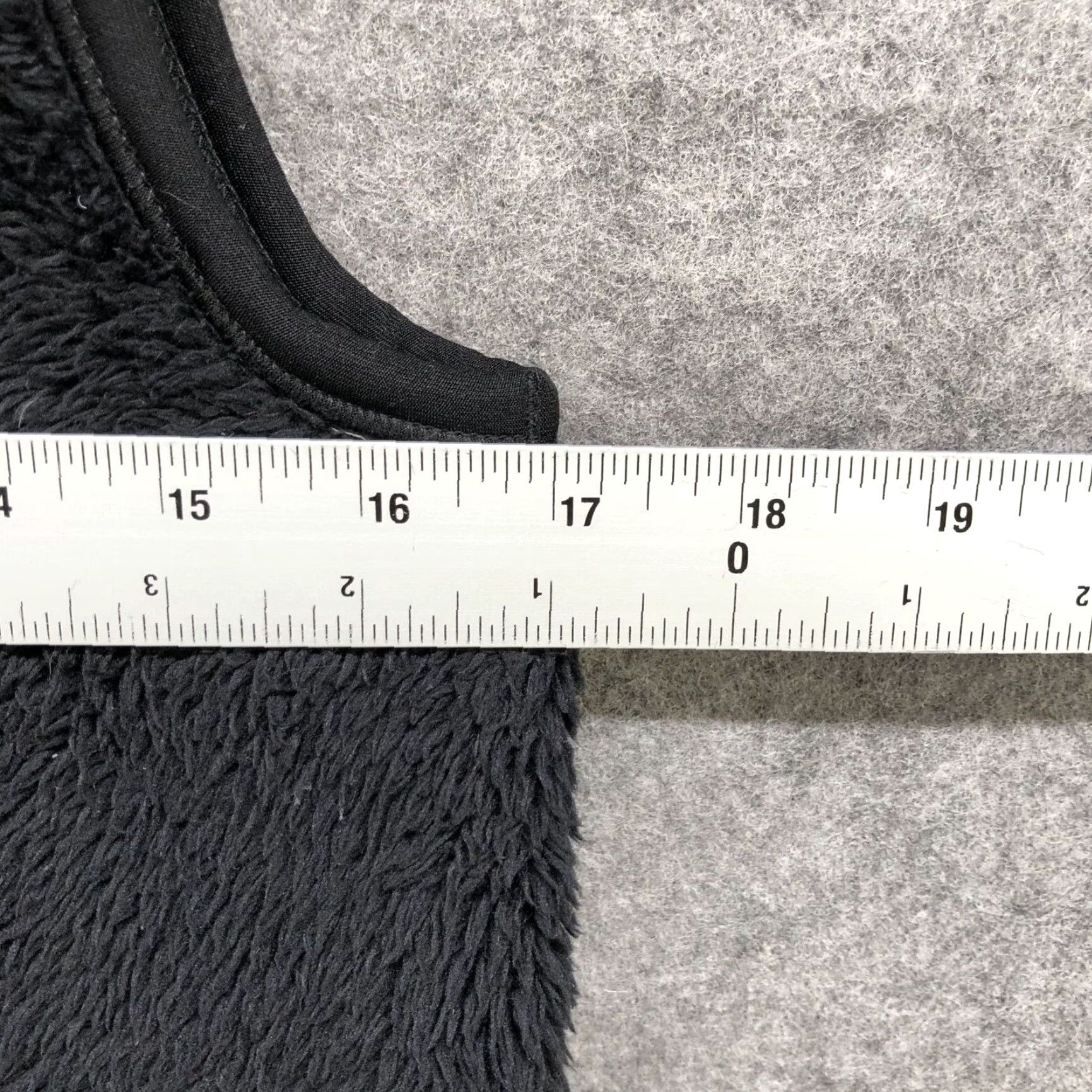 Uniqlo Uniqlo Plush Fleece Vest Jacket Womens S Black Sherpa Full Zip Sleeveless Jacket Vest Black Full Zip Womens S Uniqlo Size S / US 4 / IT 40 - 5 Thumbnail