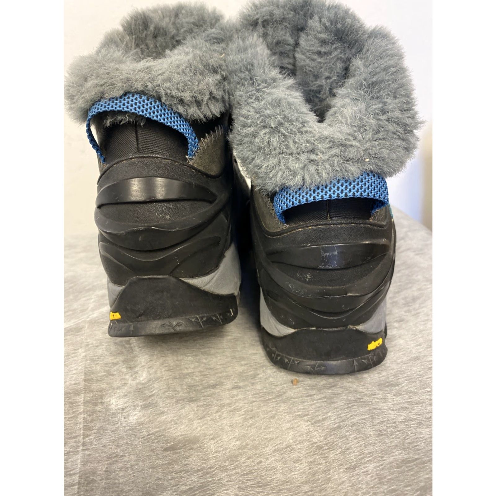 Merrell Merrell Boots Arc 6 Beluga Women’s 7 Gray Suede Waterproof Hiking /0101 Size US 7 / IT 37 - 4 Thumbnail